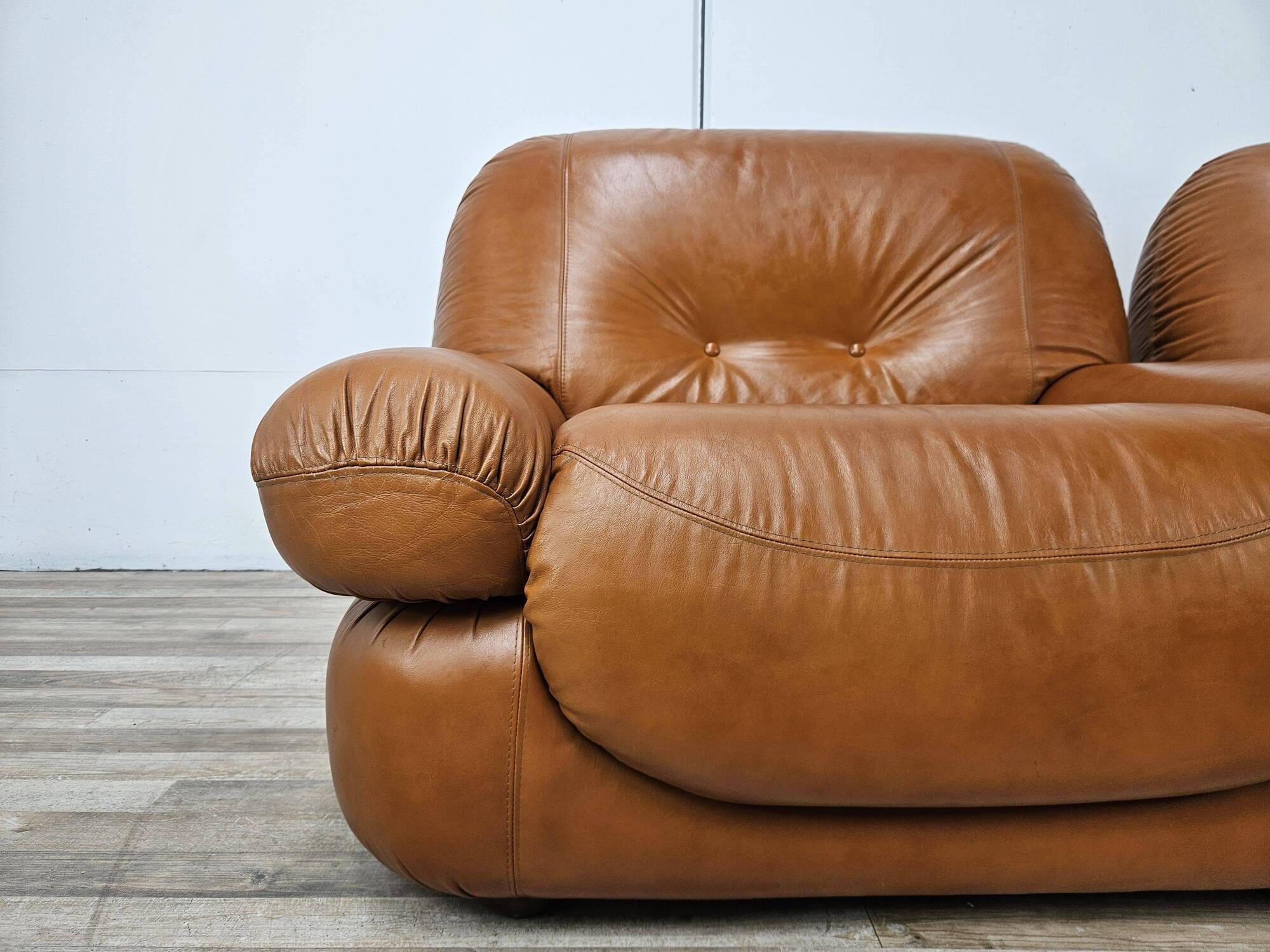 Pair of Sapporo armchairs by Mario Marenco for Mobil Girgi, 1970