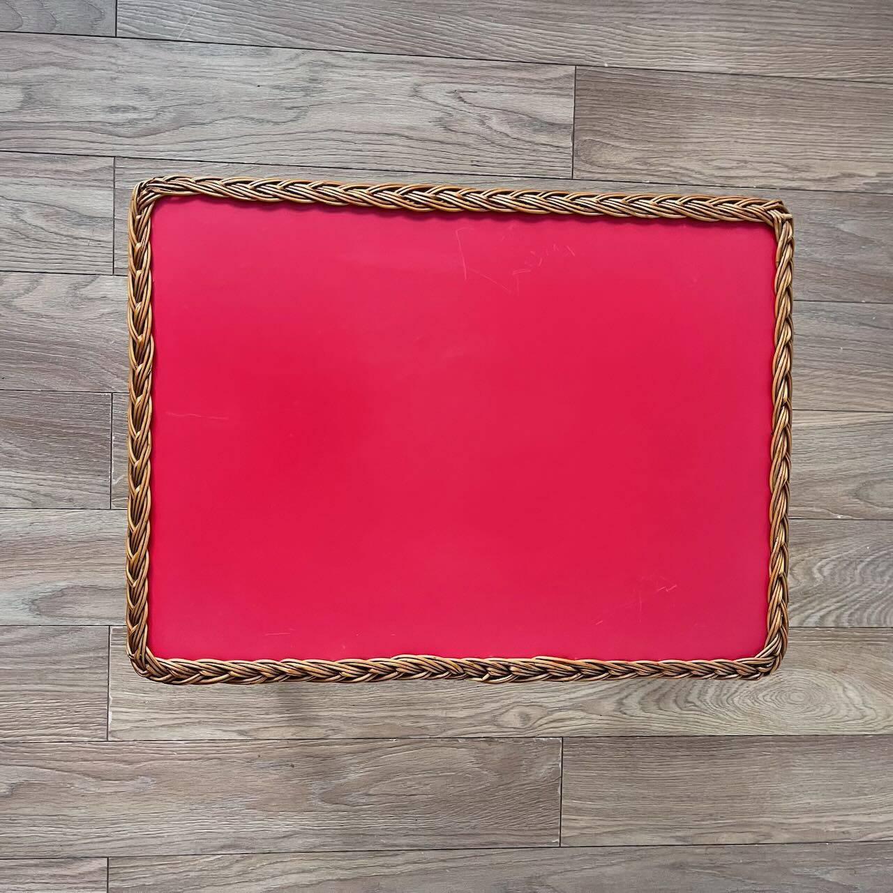 Table basse rotin et Formica