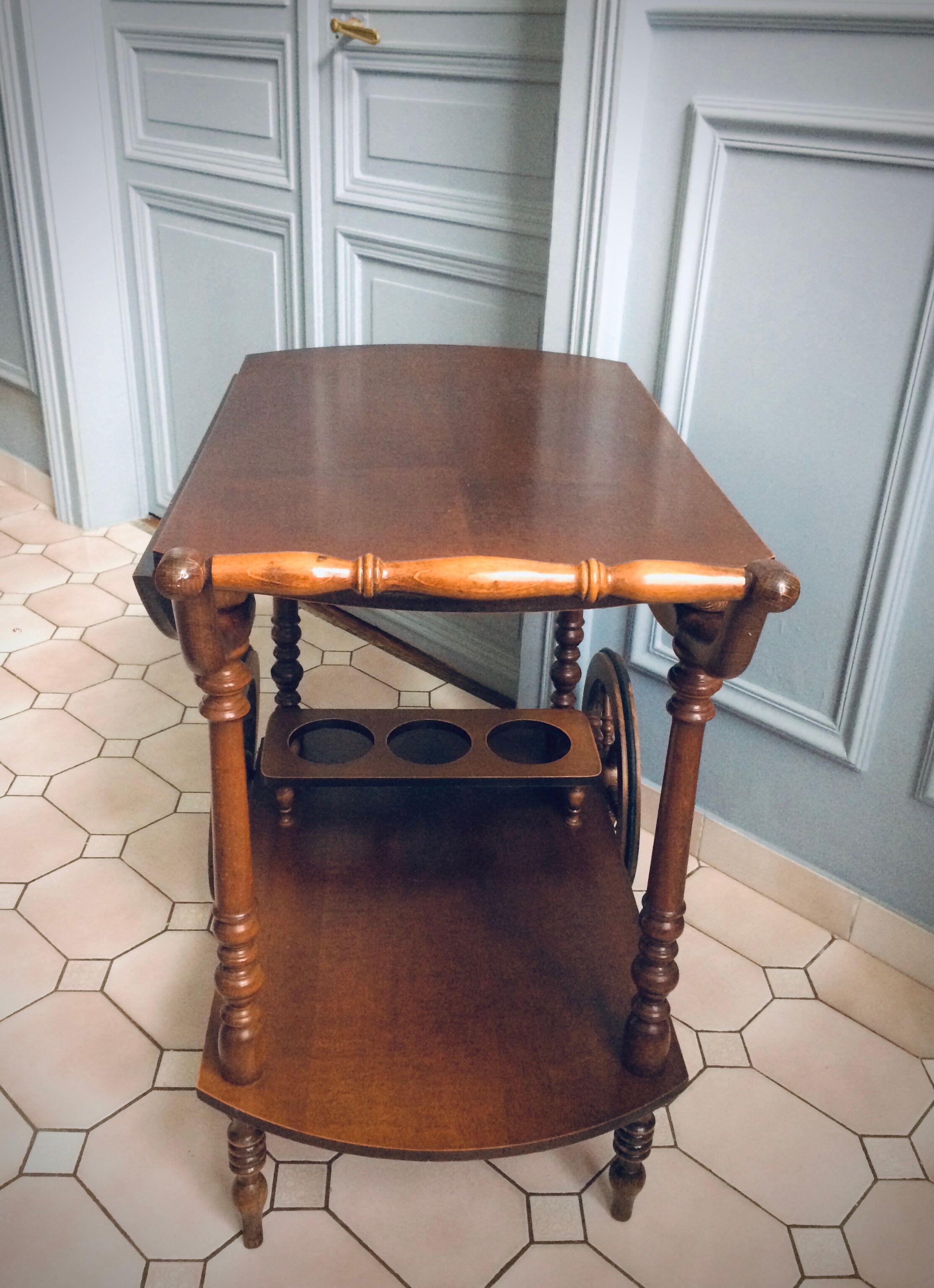 Vintage and folding trolley aperitif-table