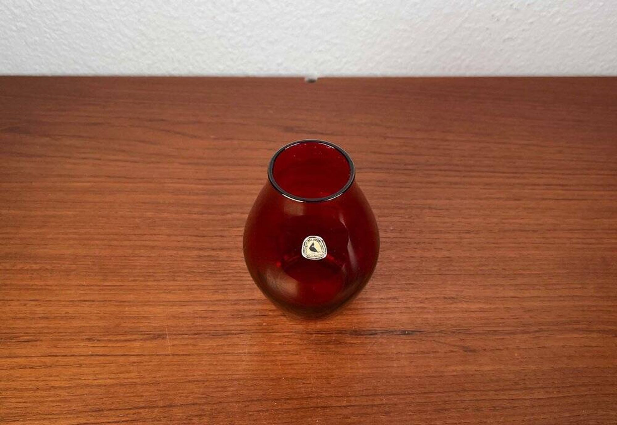 German glass vase from the mid-century modern period by Alfred Taube, 1960s.