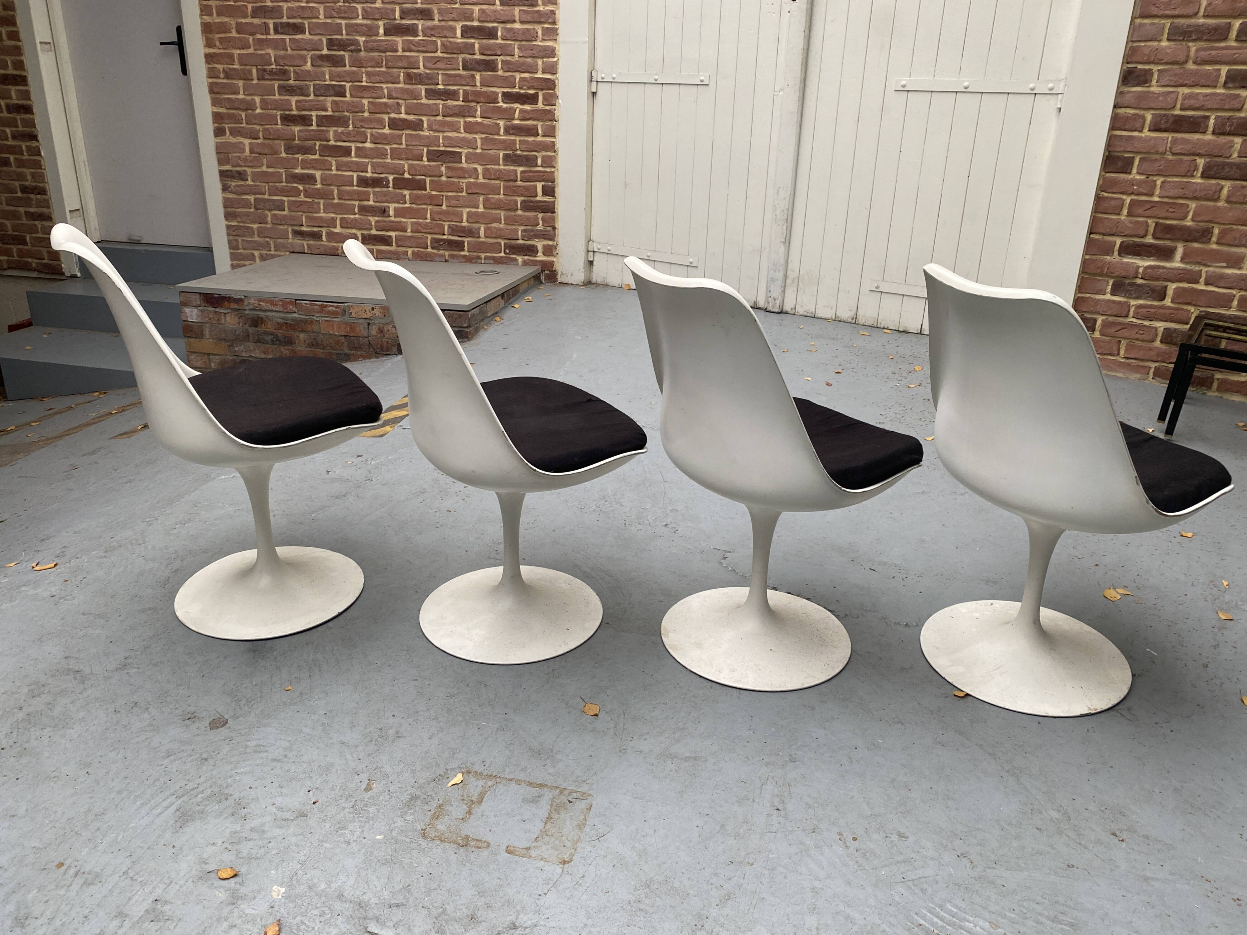 4 Saarinen knoll tulip chairs