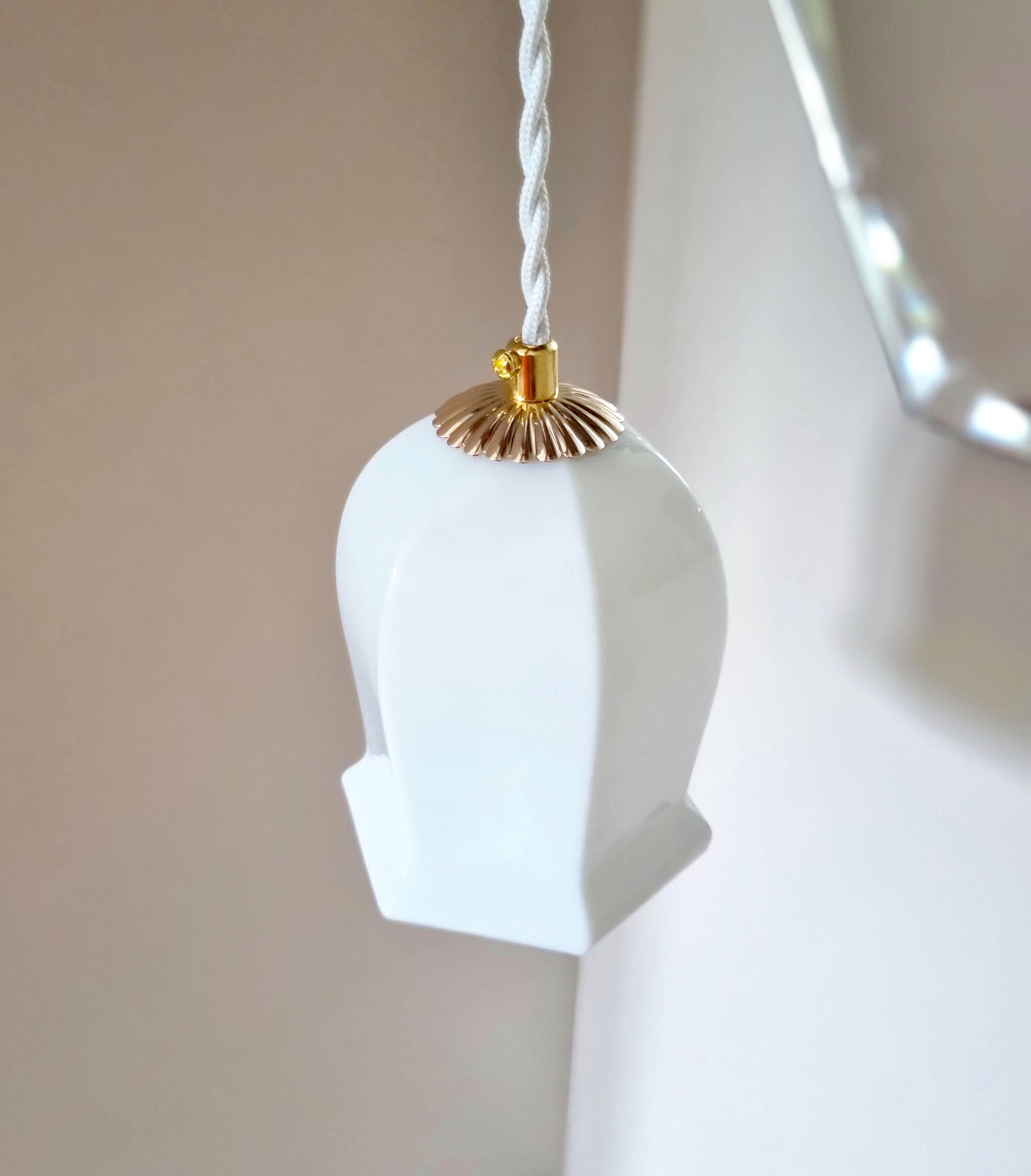 Lampe Baladeuse en opaline art déco