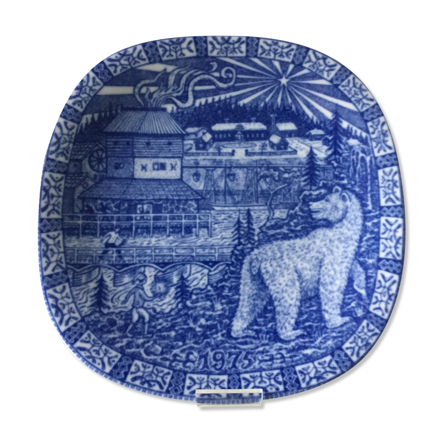 Decorative dish Gunnar Nylund for Rorstrand design 1975