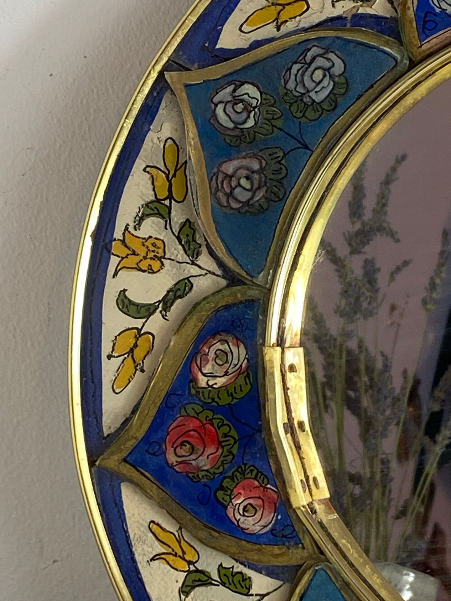 Miroir en bois peint et verre