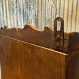 Ancien petit meuble de rangement à tiroirs