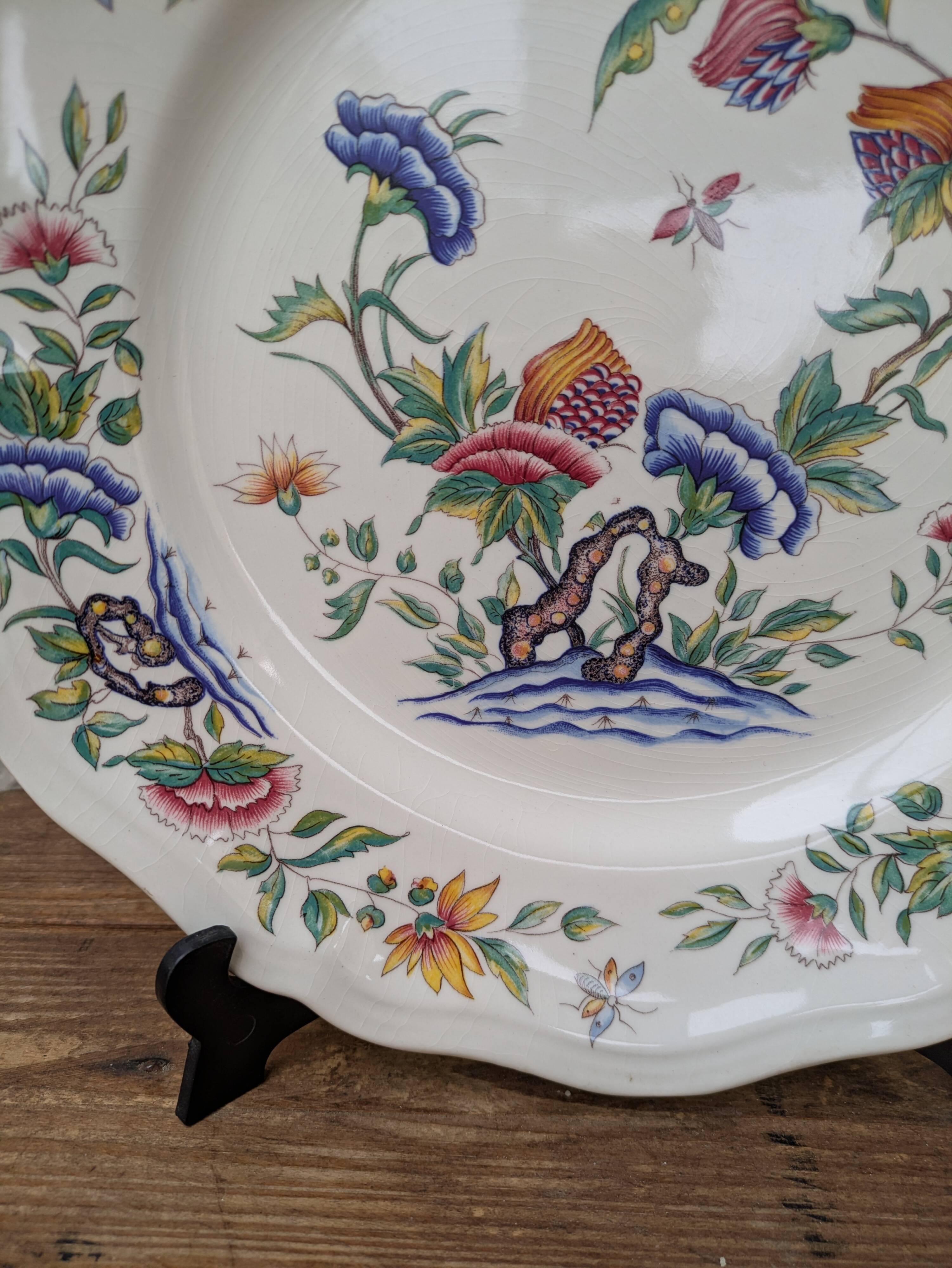 Plate Sarreguemines France model Rouen decoration flowers and insects 25.5cm