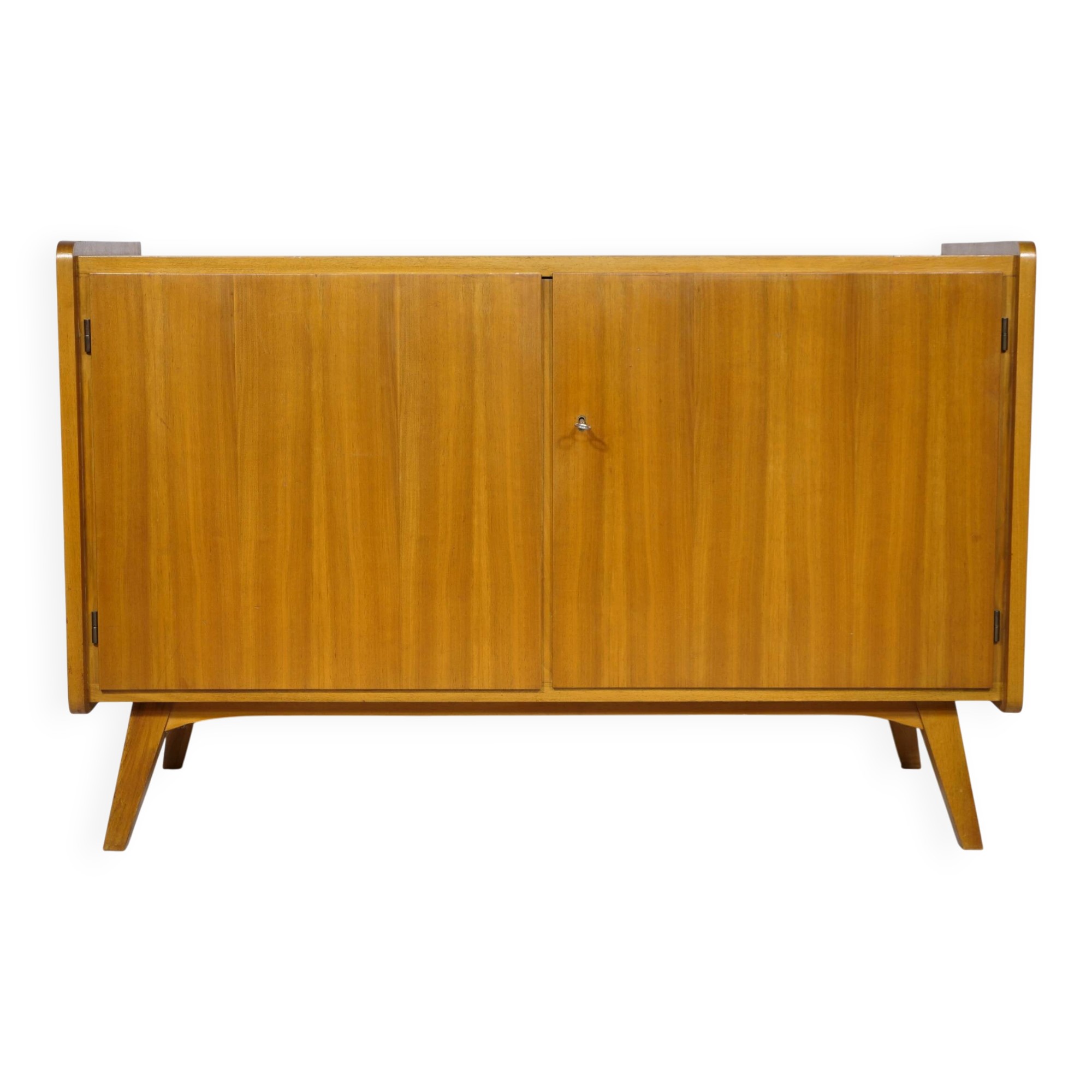 Buffet en noyer des années 1960, style milieu de siècle