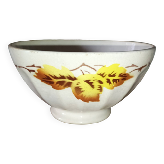 Ribbed bowl with autumn leaves decor