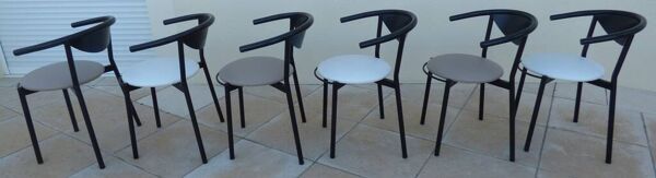 6 Chaises de style gondole structure métallique cossu et simili cuir