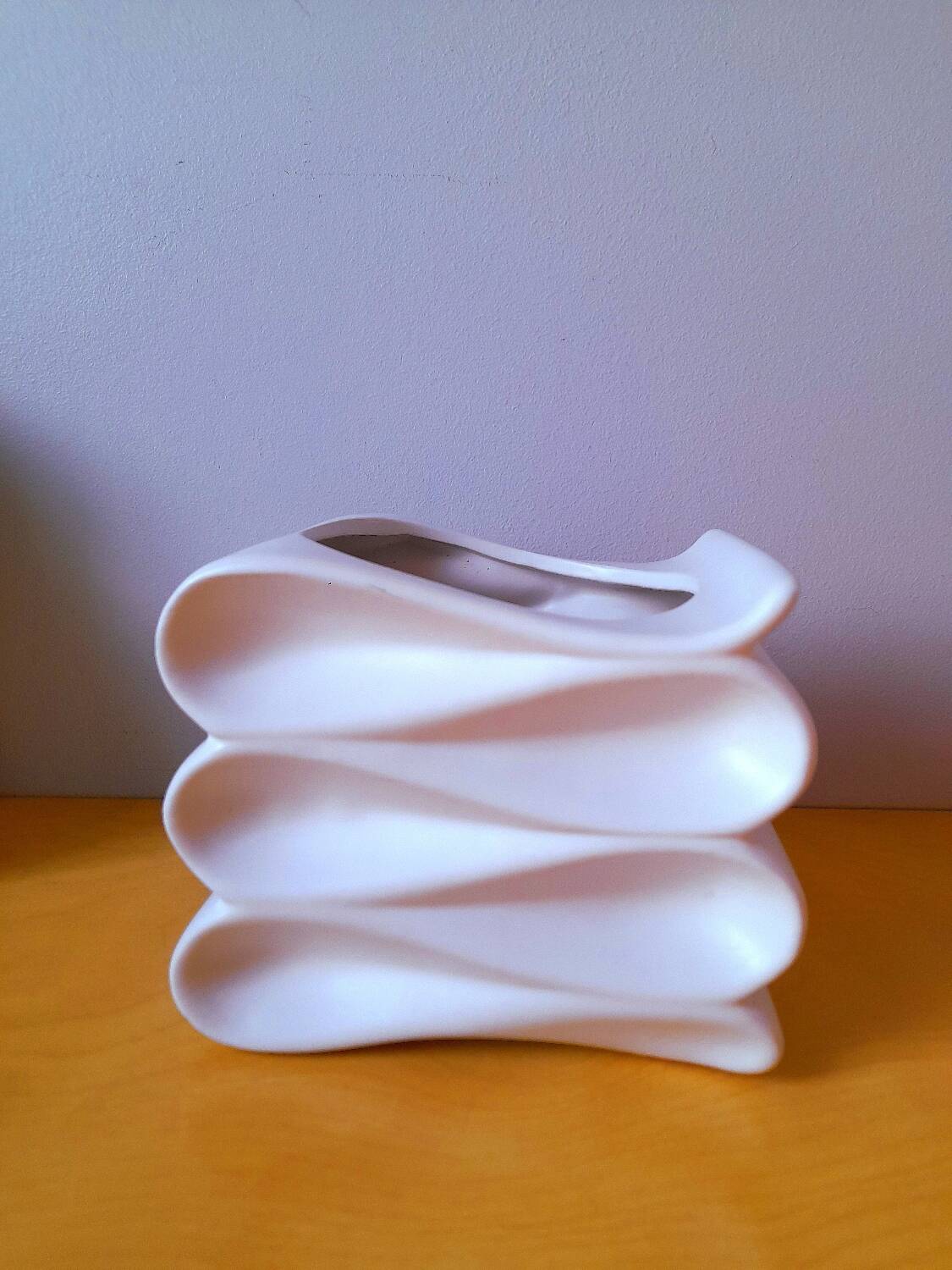 Ceramic vase / planter