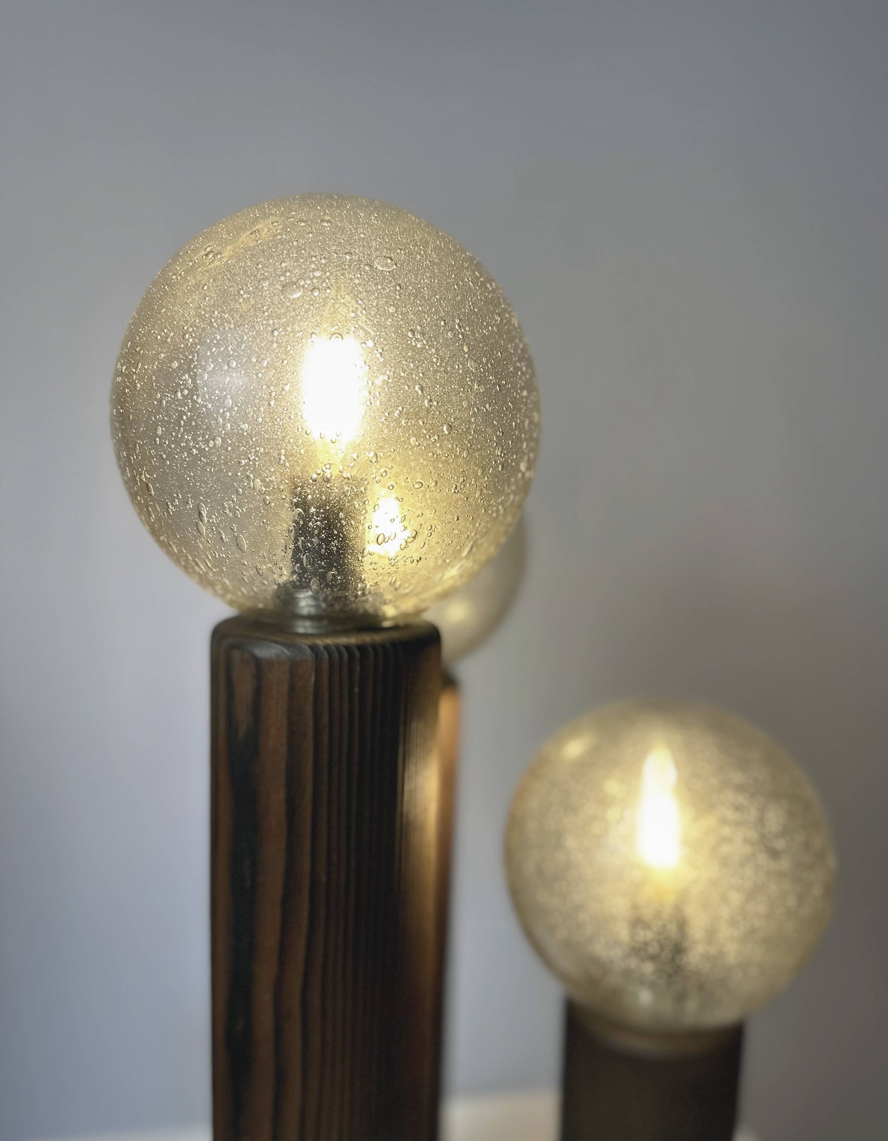 Vintage 'Model 19' Temde Leuchten table lamp in wood and hand blown glass