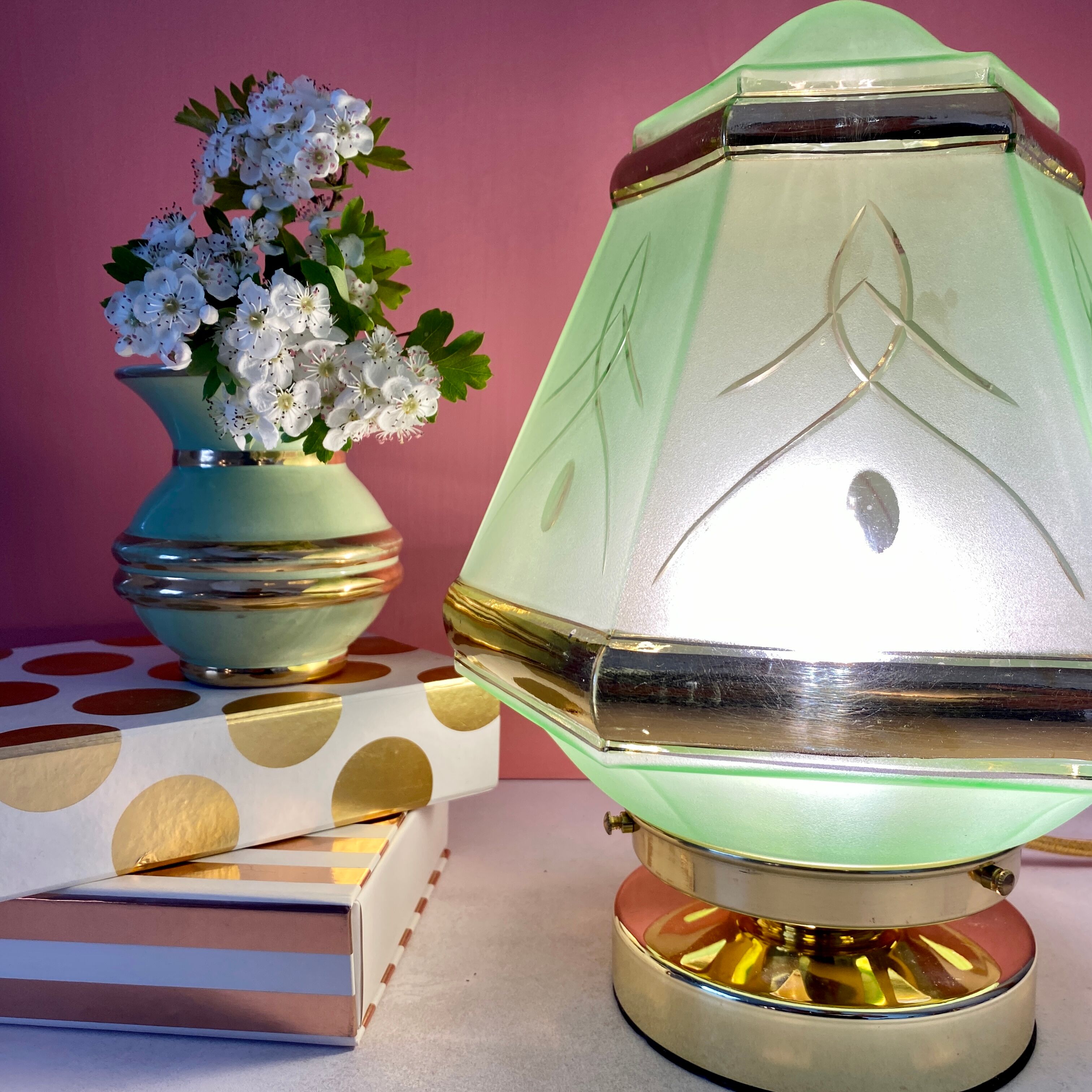 Table lamp globe vintage art deco glass