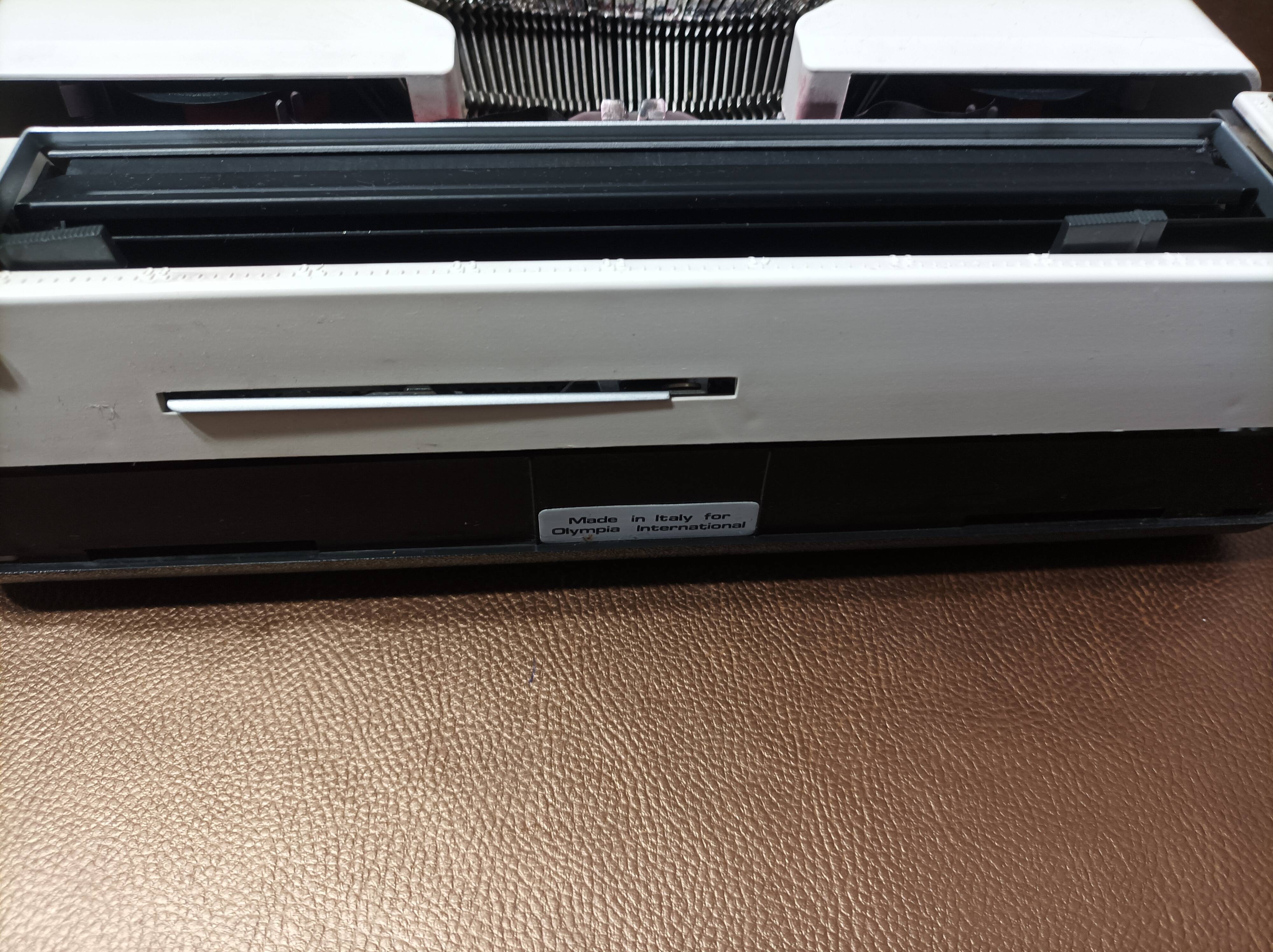 Olympiette Typewriter Special 70s