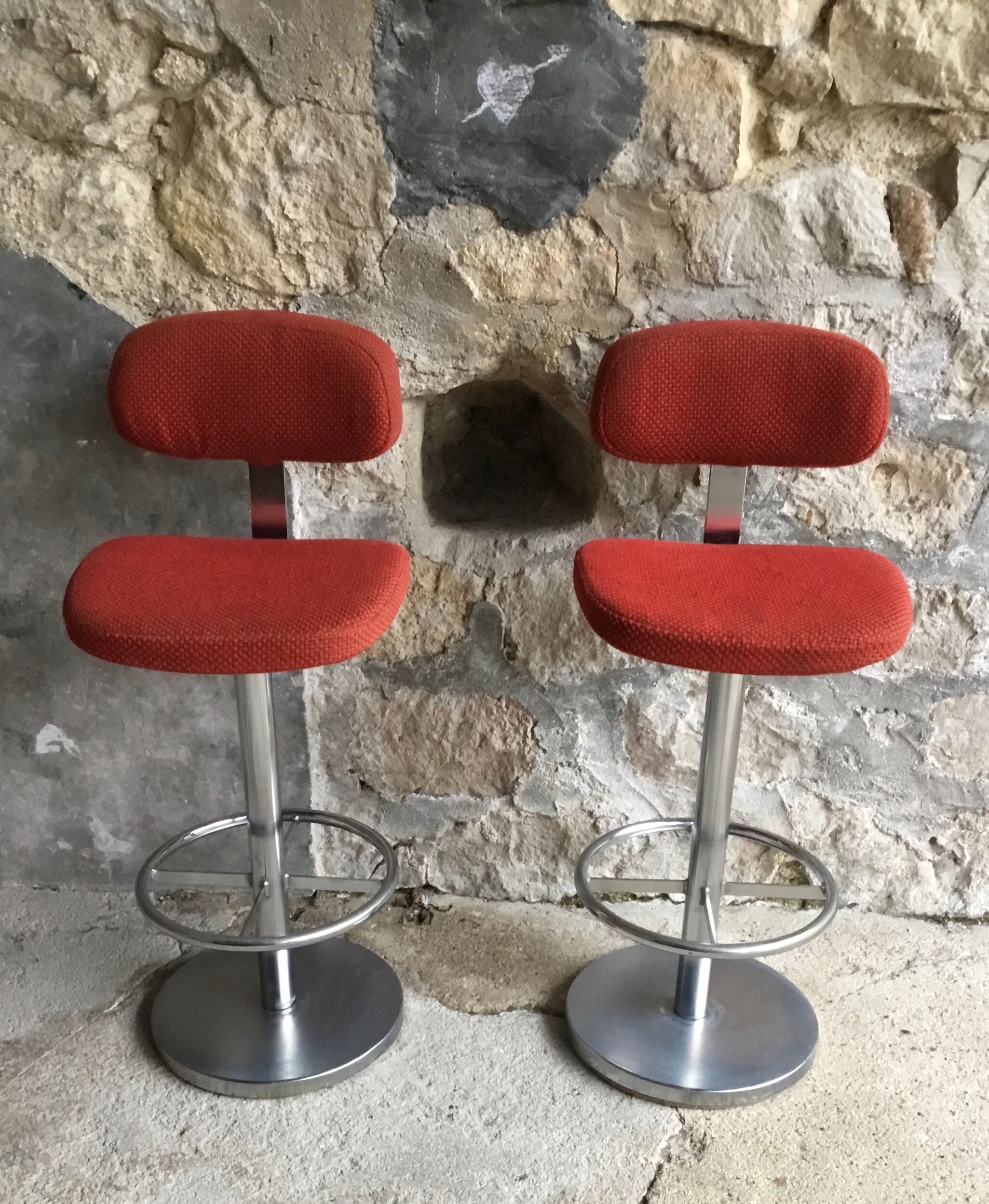 Pair of vintage bar stools with backrest - stainless steel base - 1960