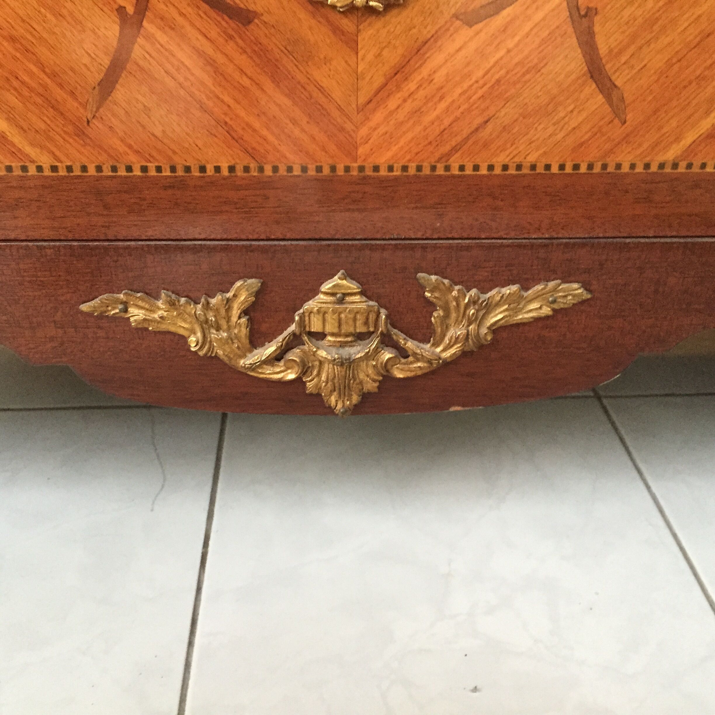 Dresser Louis XVI