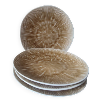 Set of 4 mushroom-style glazed ceramic plates