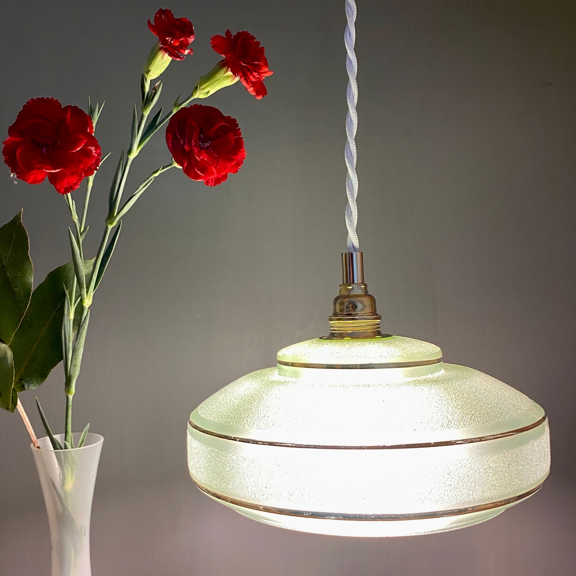 Vintage lampshade pendant lamp in green and gold granite glass