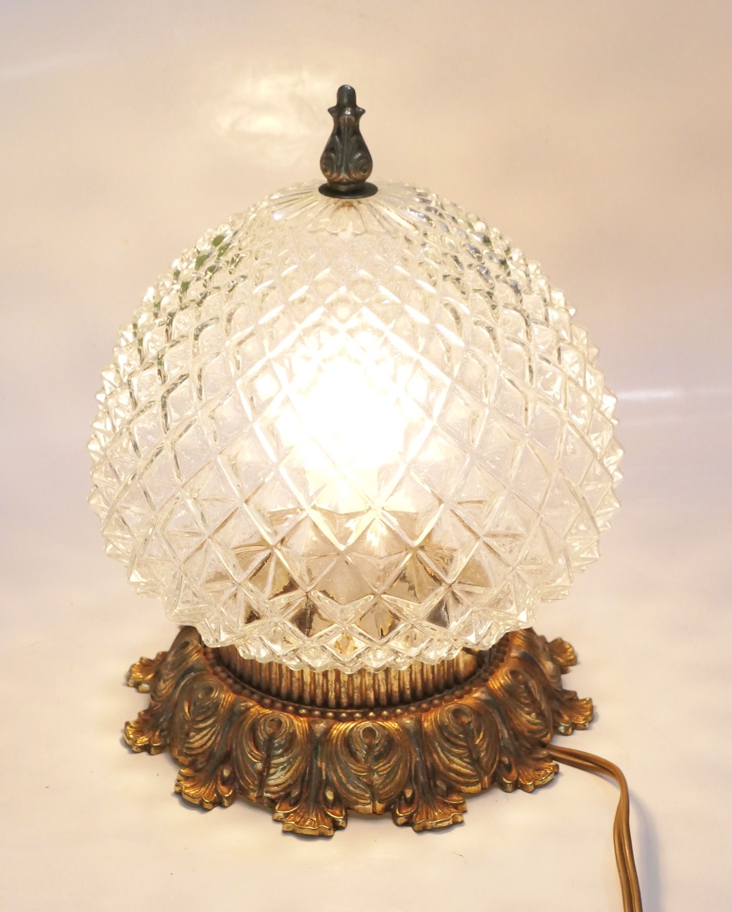 Ceiling lamp in brass and glass antique style