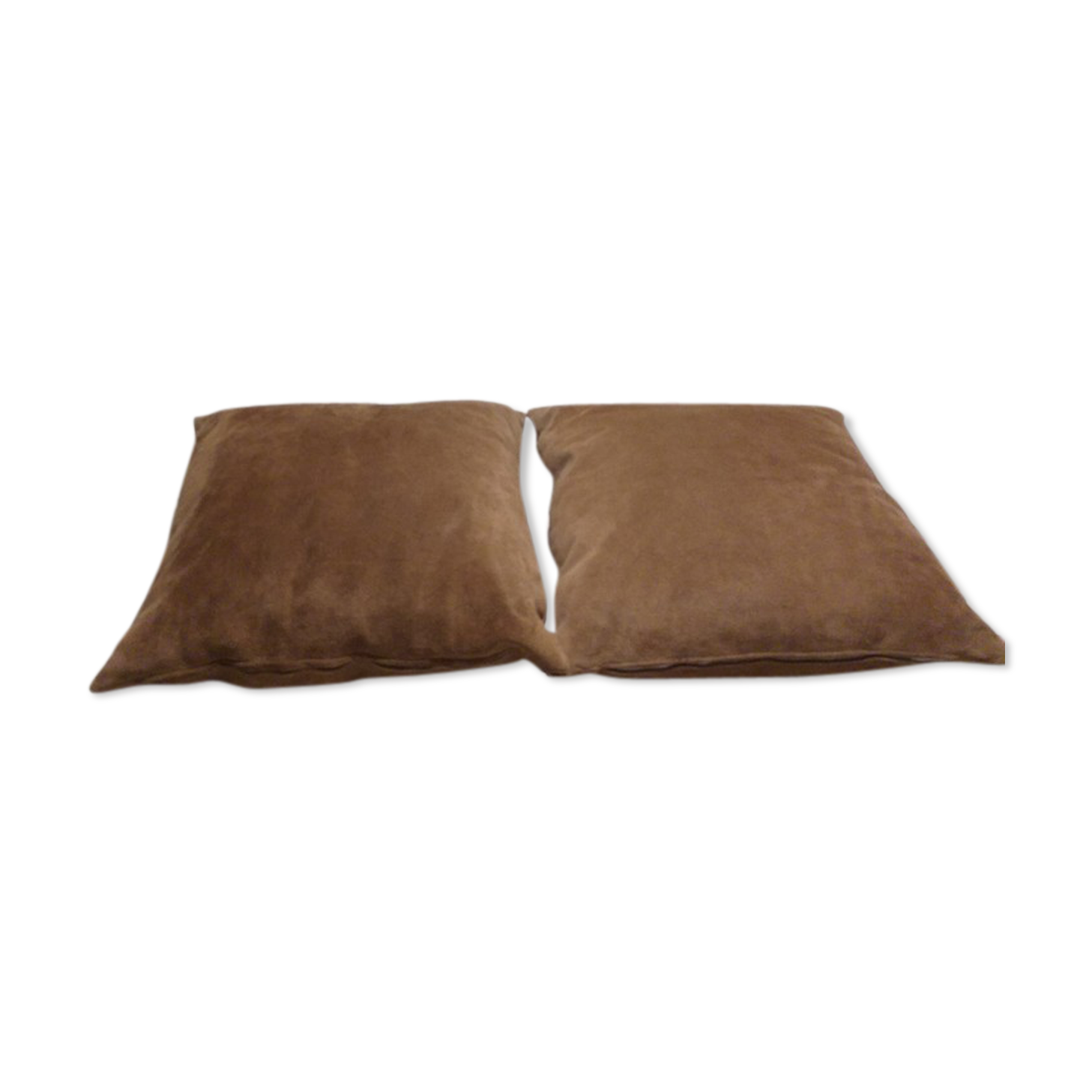 2 suede imitation cushions