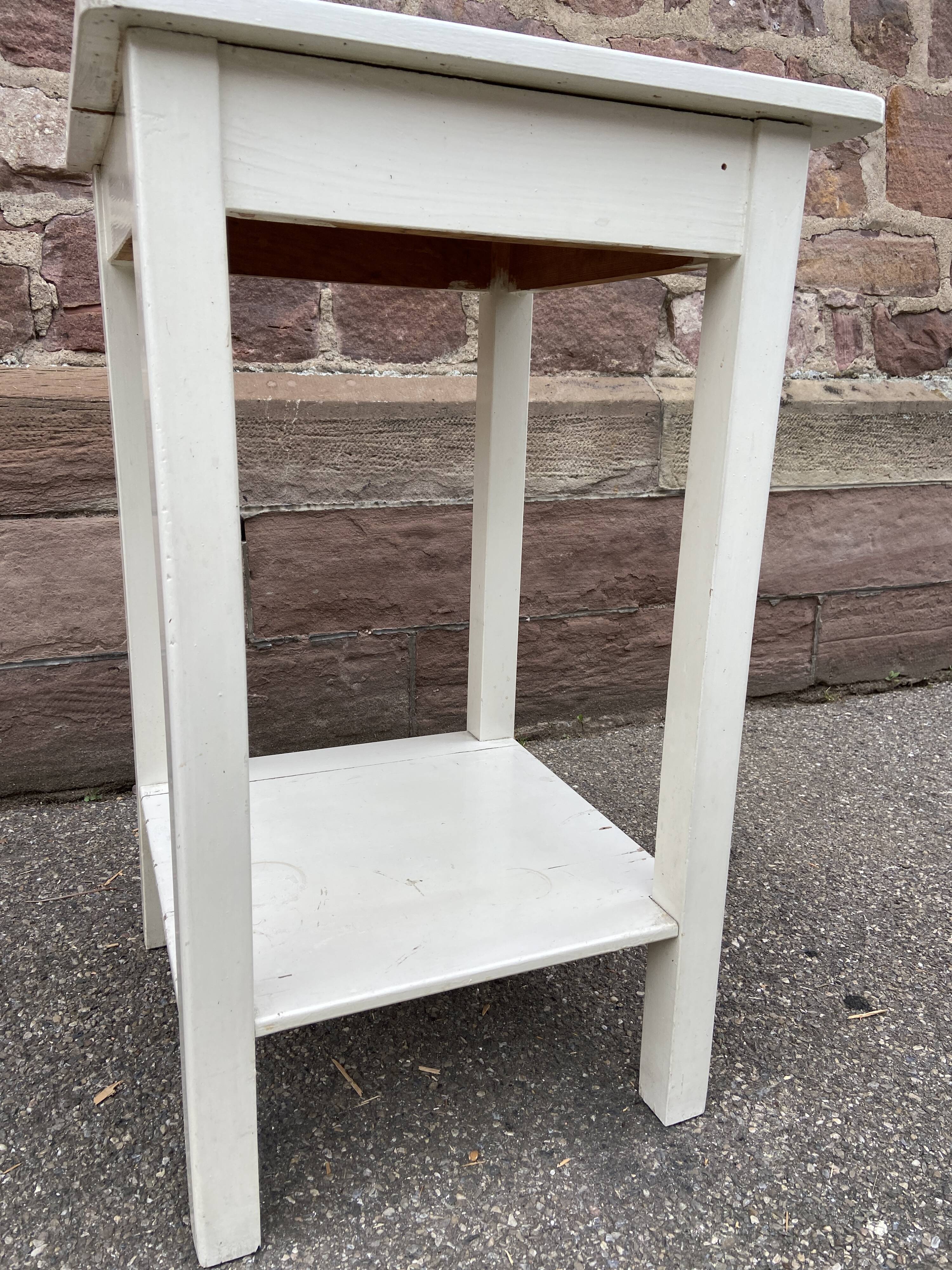 Table d’appoint style billot ancien