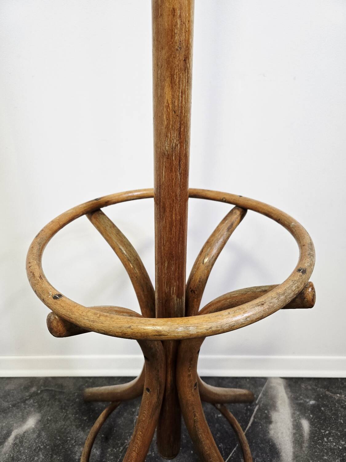 Porte-manteau et porte-chapeau en bois courbé