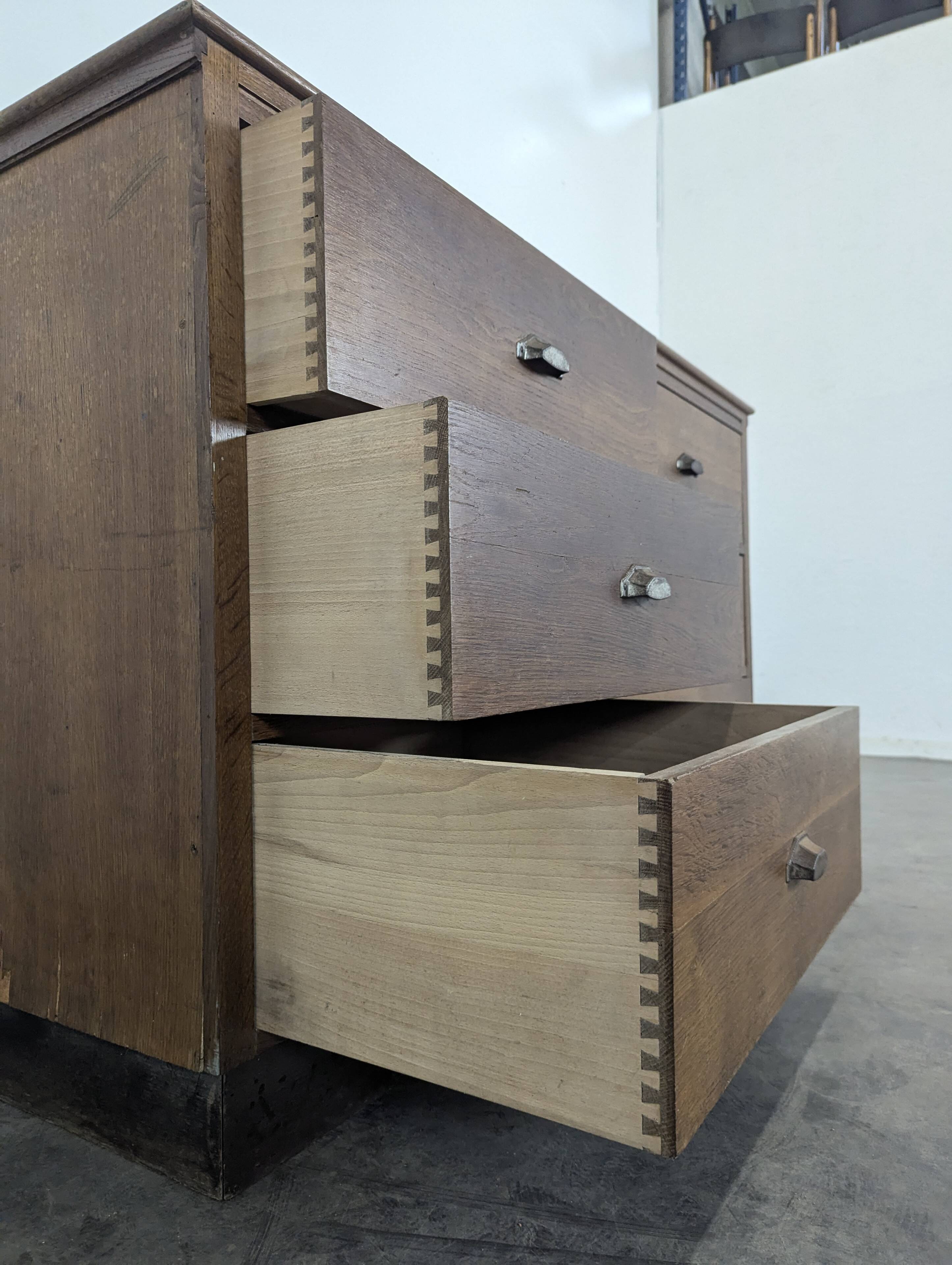 Meuble de métier des années 40