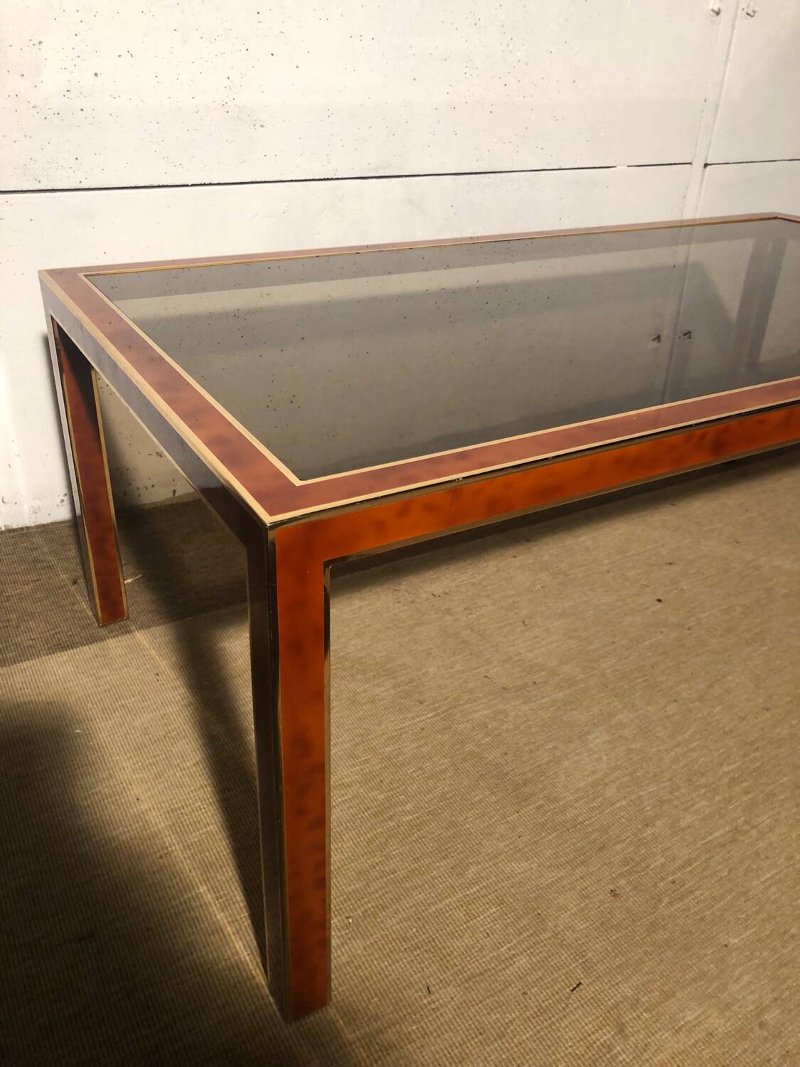 Magnifying glass effect metal coffee table