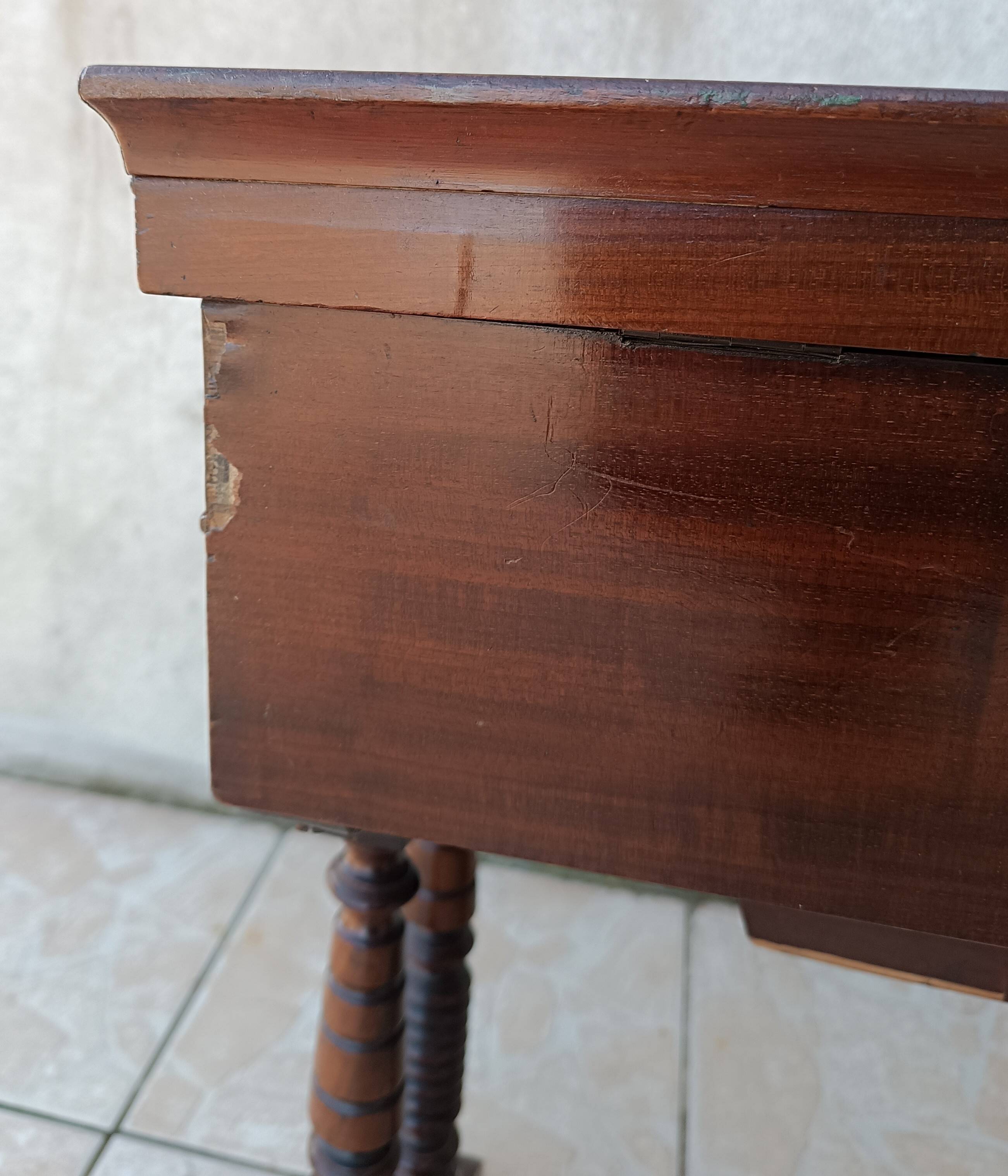 Travailleuse Louis Philippe en acajou