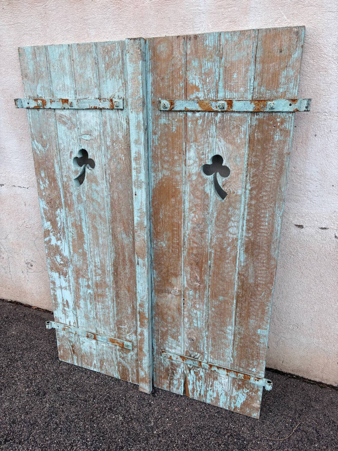 Green decorative shutters