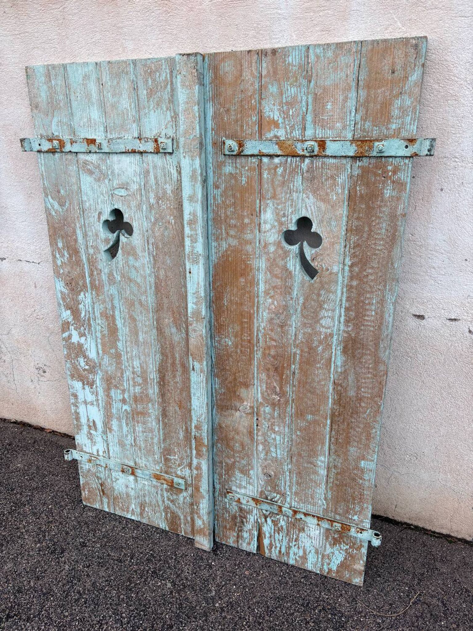 Green decorative shutters