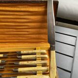 Coffret 12 couteaux anciens