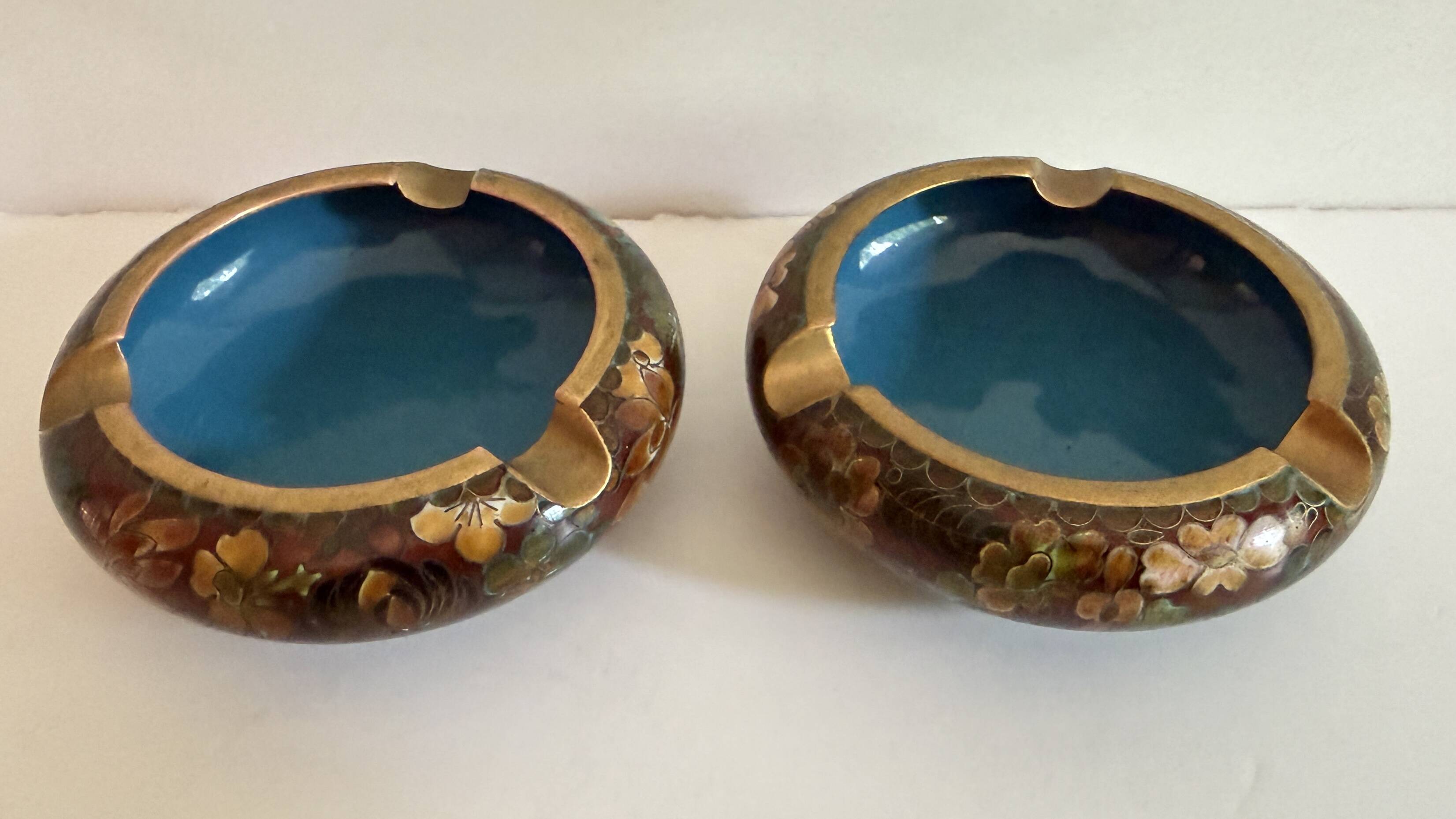 Cendriers en émaux cloisonnés. Lot de 2 cendriers