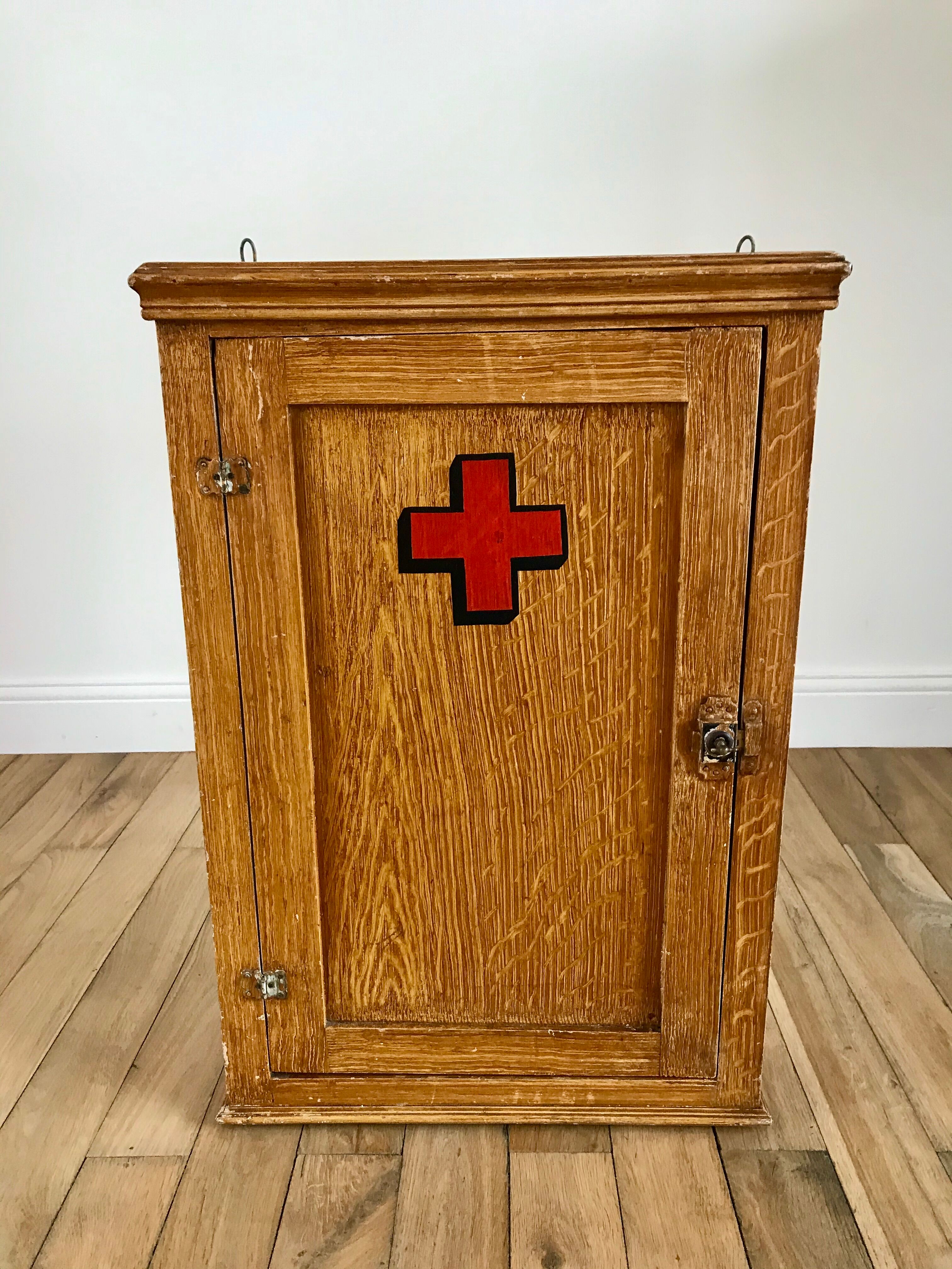 Wall Shelf / Medicine Cabinet Vintage 50s