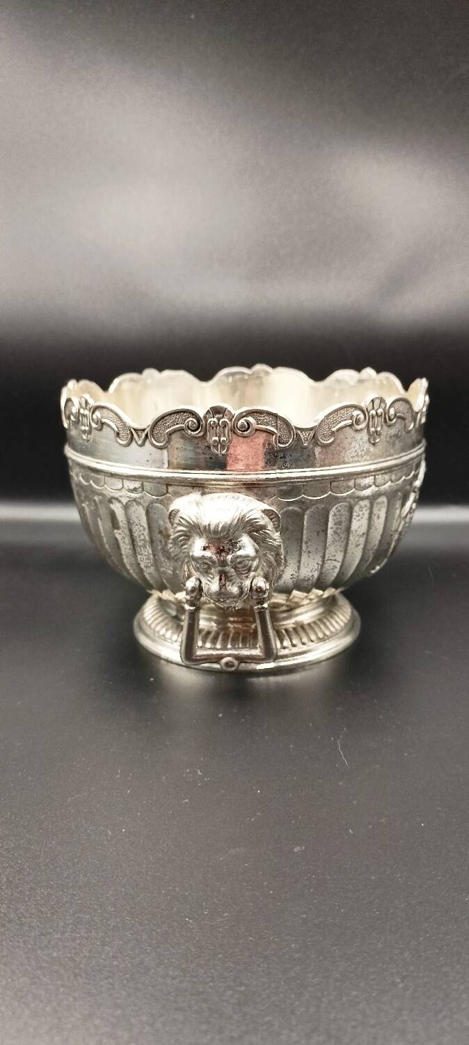 Monteith bowl type glass cooler