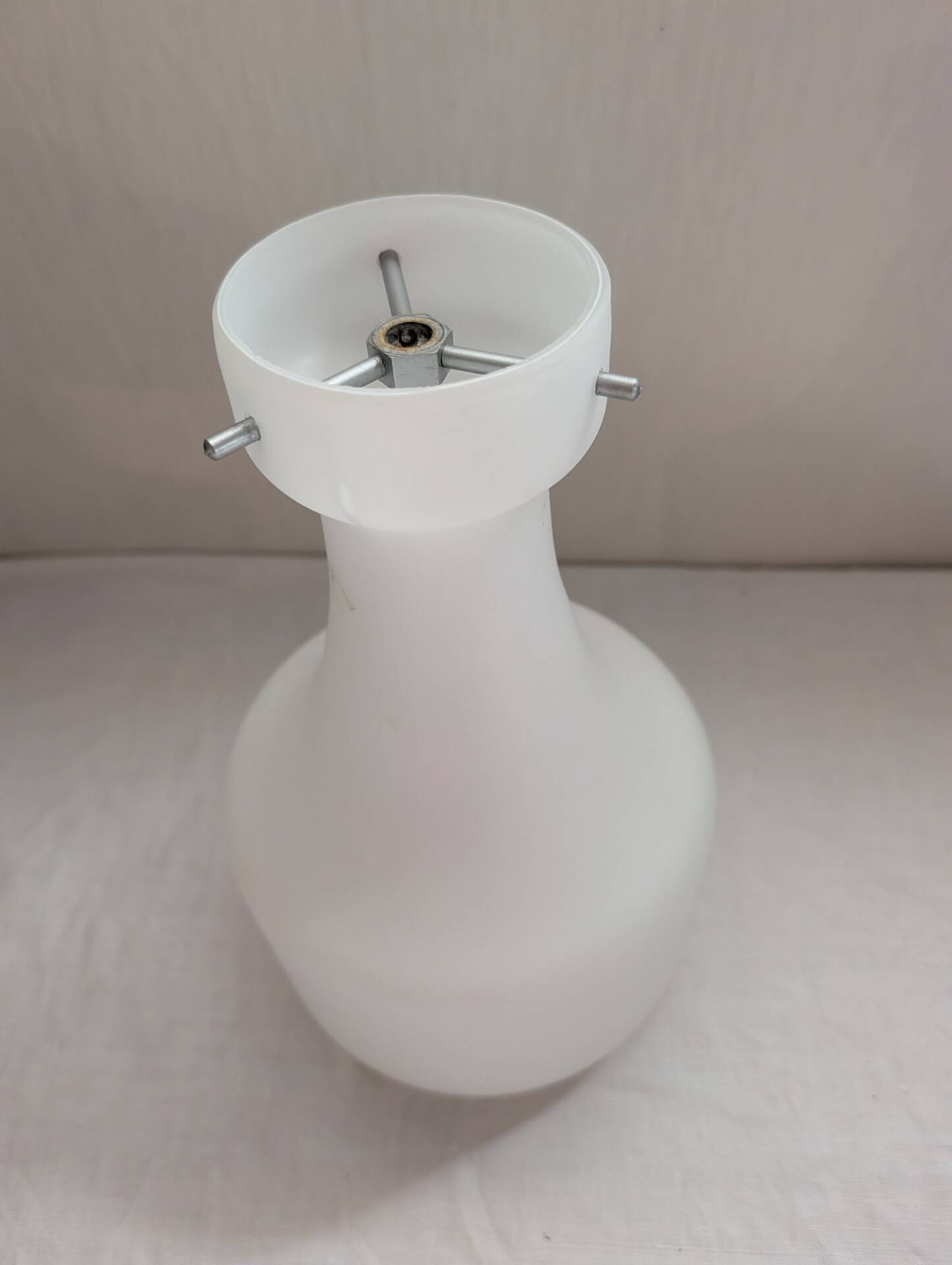 Abat-jour opaline blanche années 60