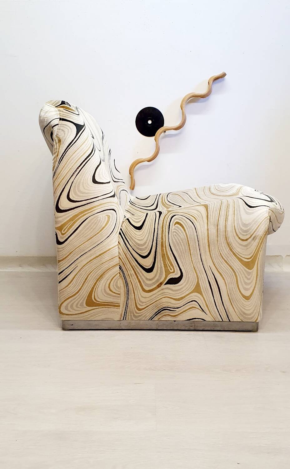 Alky armchair