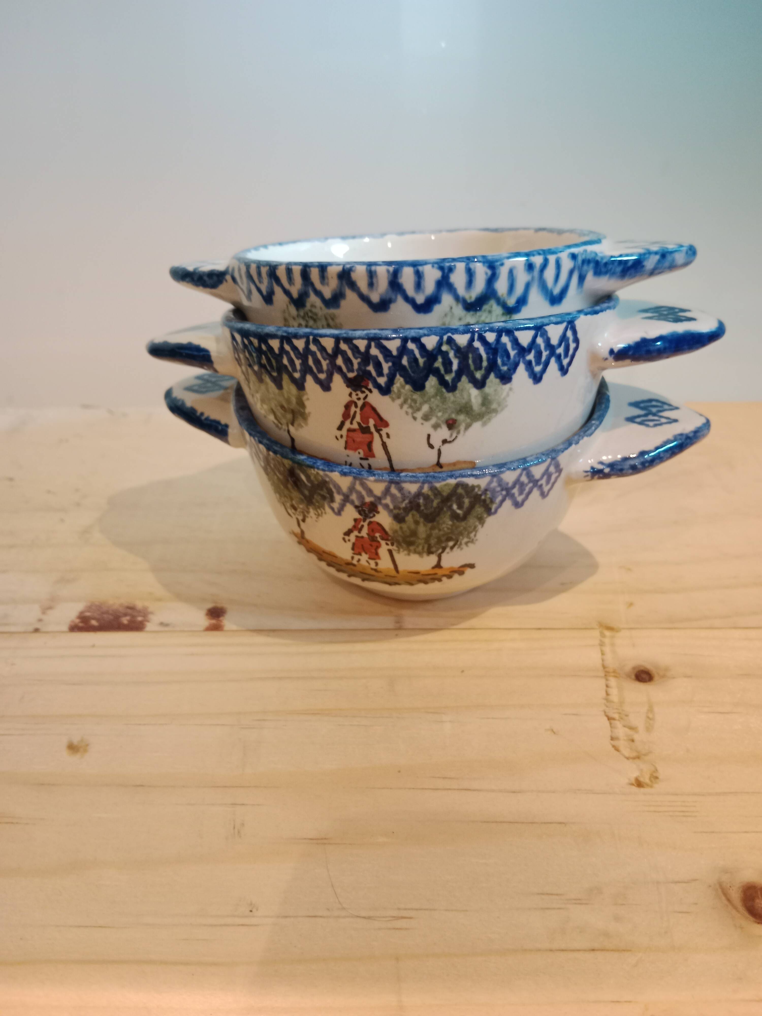 Set of 3 vintage bowls
