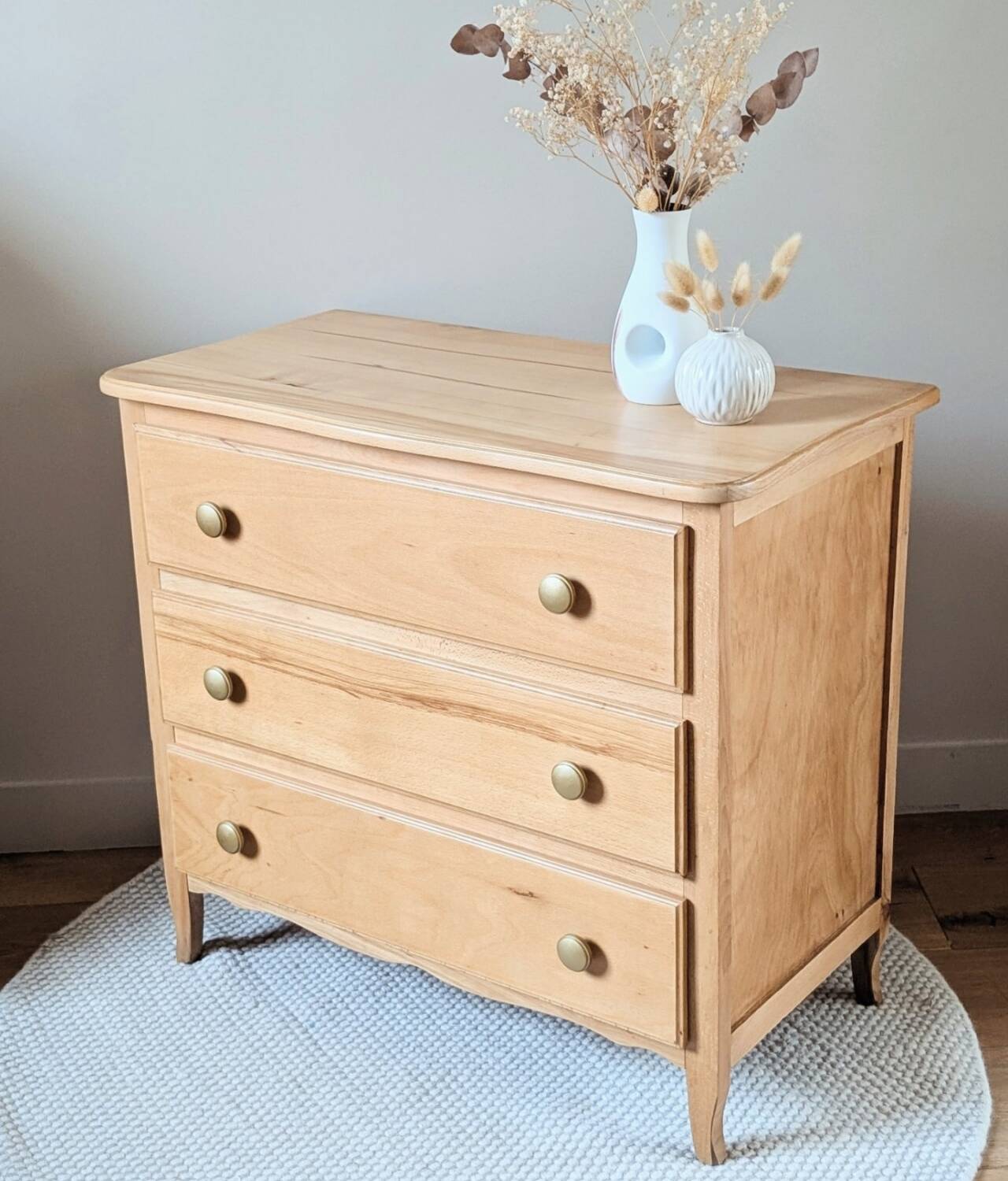 Commode vintage en bois blond, rénovée