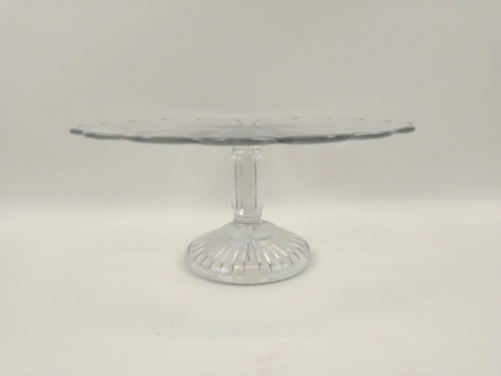 Walking pie dish in transparent floral glass