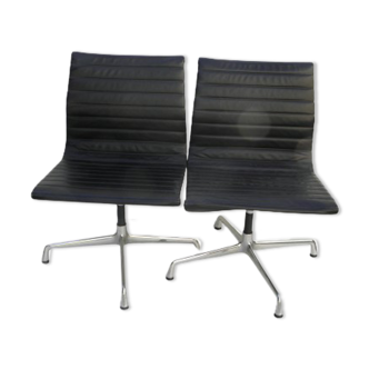 2 seats Charles Ray Eames EA 106