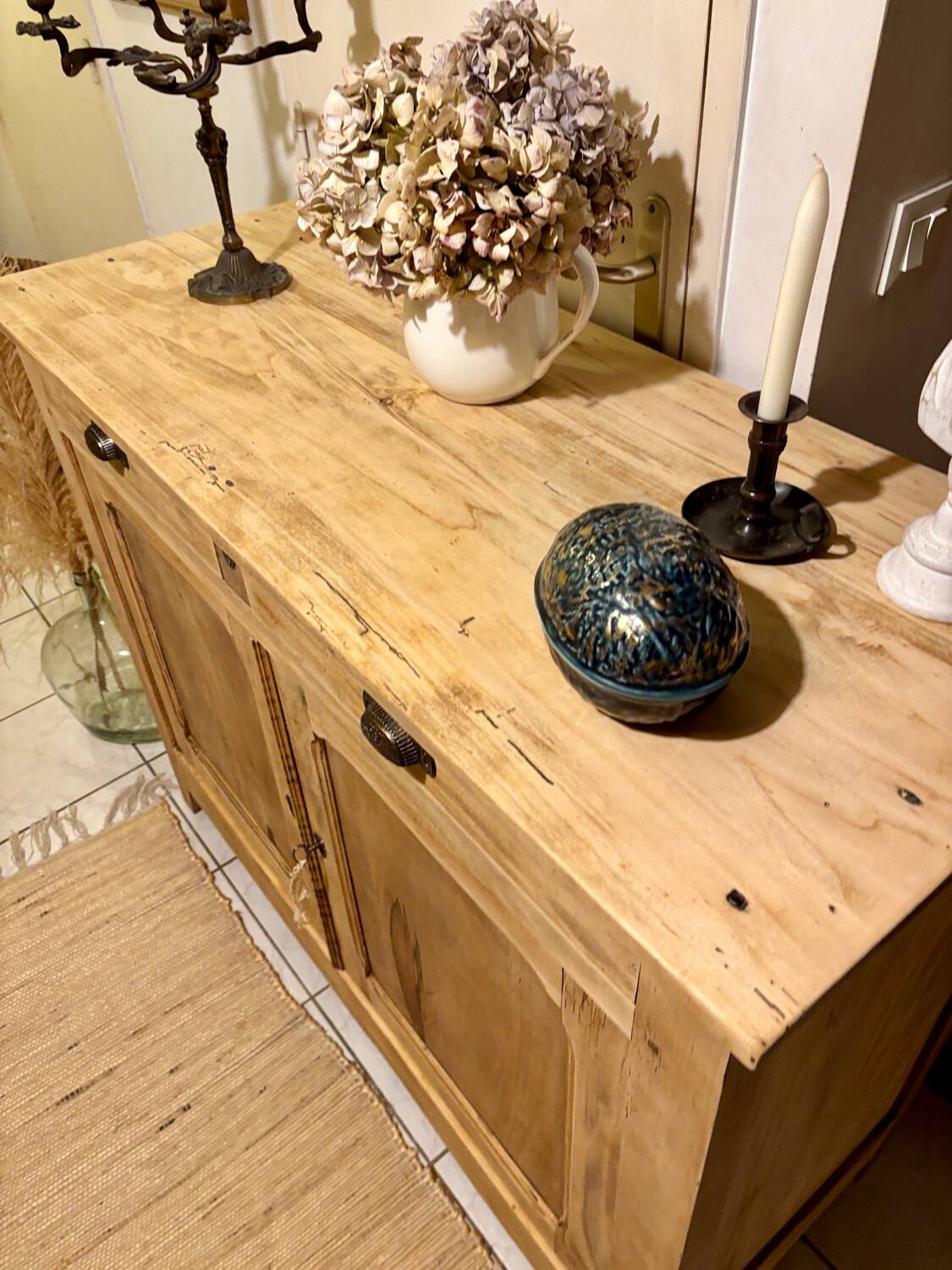 Parisian buffet in raw wood