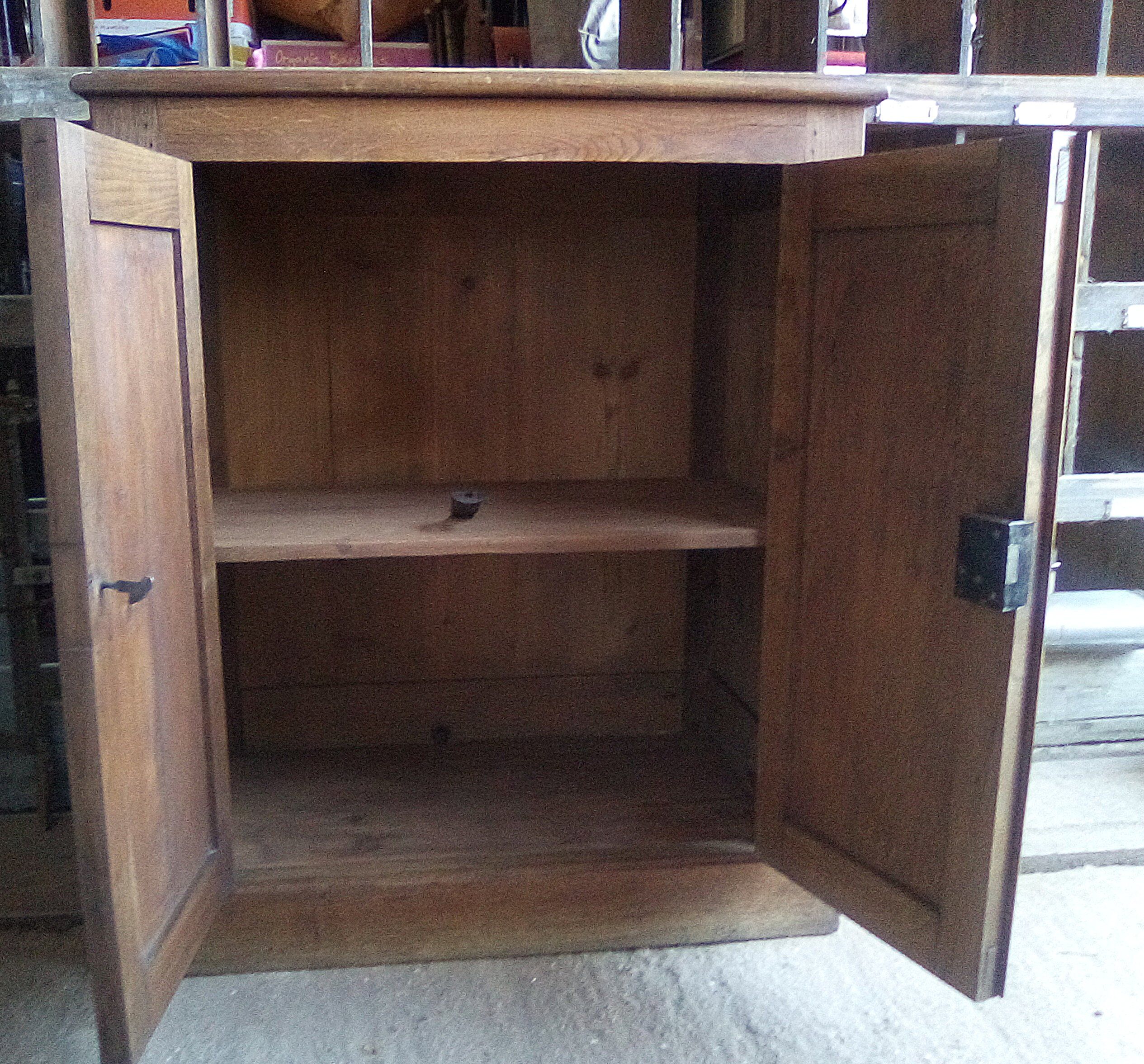 Parisian 2-door oak buffet