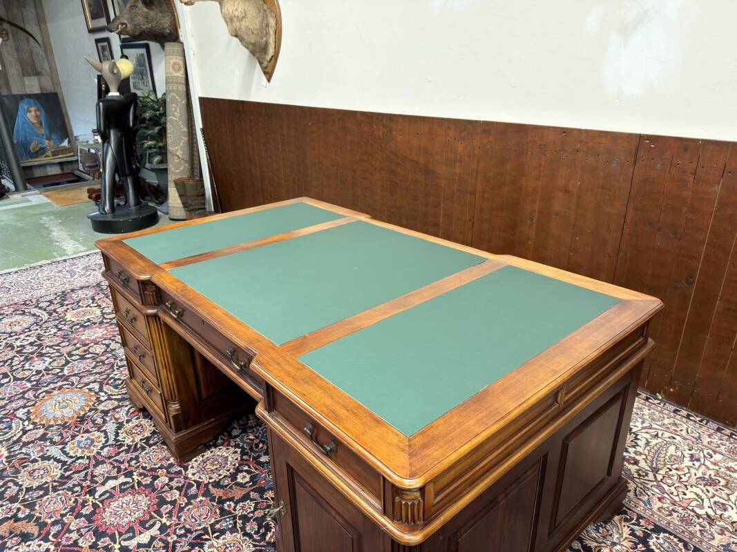 Classic English Partnerdesk Desk