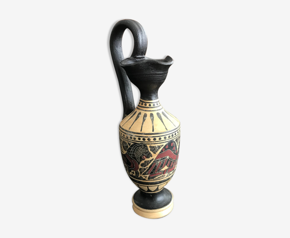 Céramique type amphore à fond noir