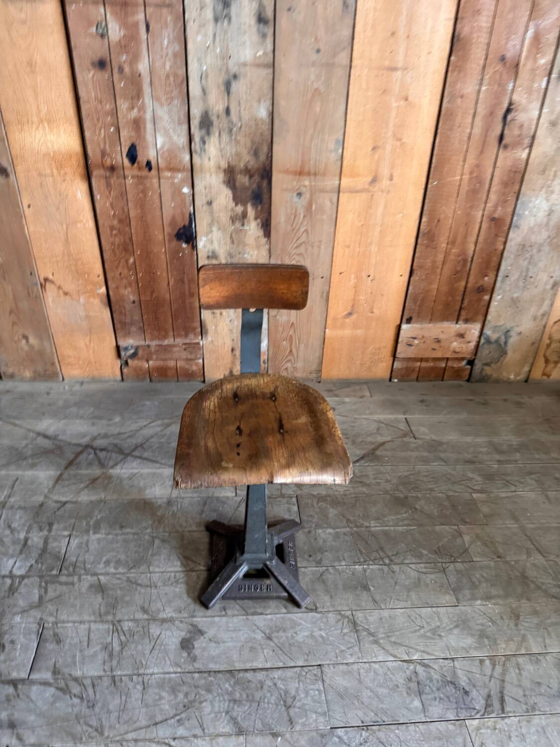 Chaise d’atelier Singer