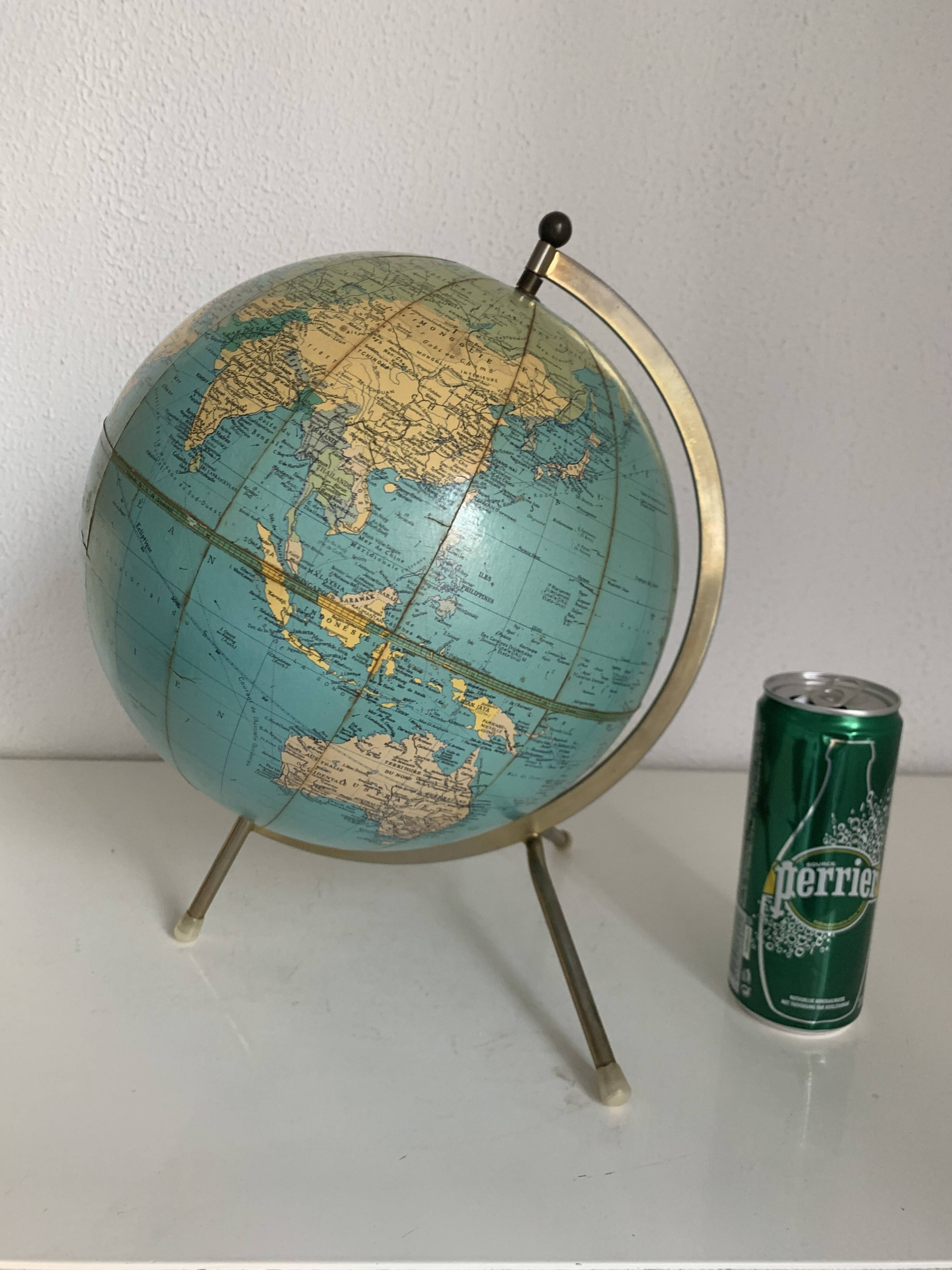 Vintage 1976 terrestrial tripod globe, Taride Philips Challenge world map -