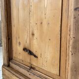 Trading counter central island pine