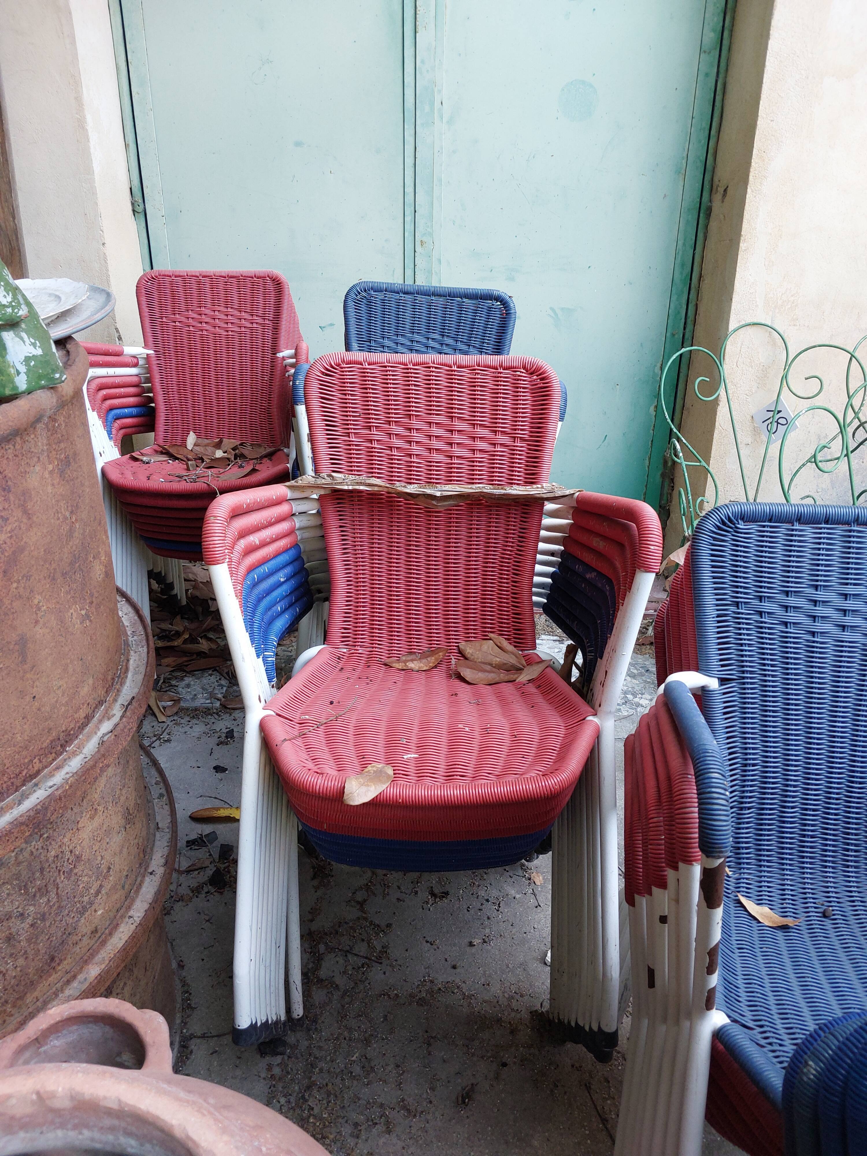 Set of eight scooby-doo chairs