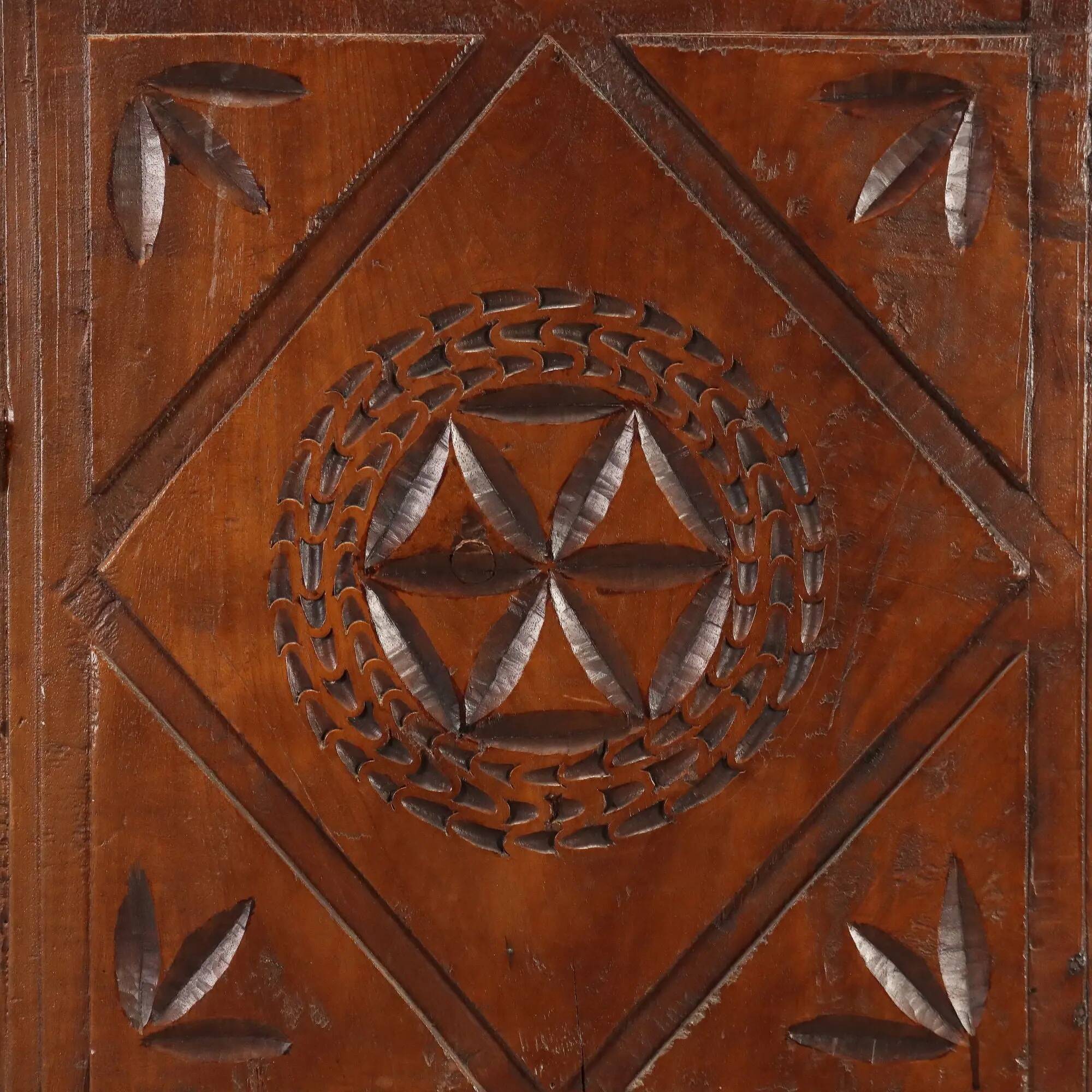 Antique buffet in walnut and chestnut, Spain, 19th century