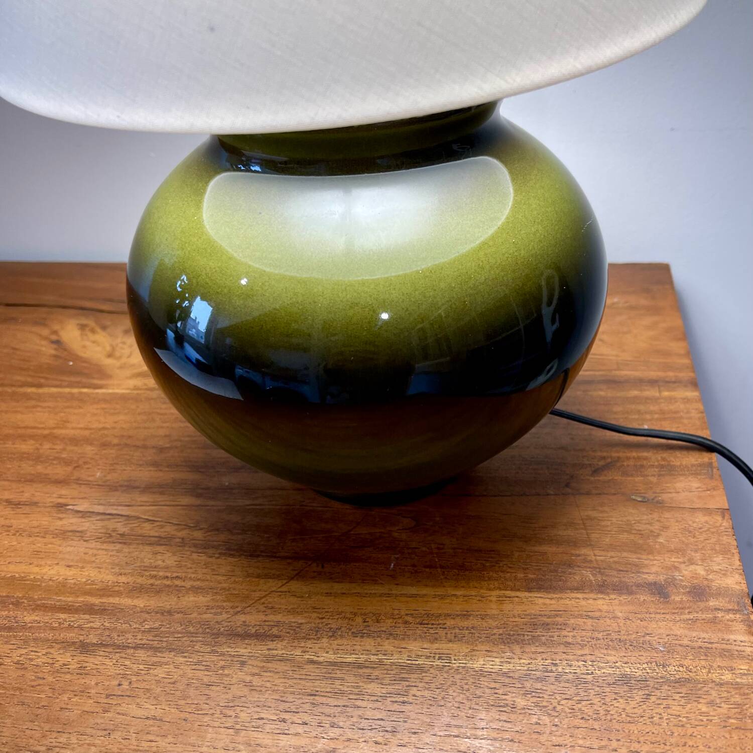 Glazed ceramic ball lamp